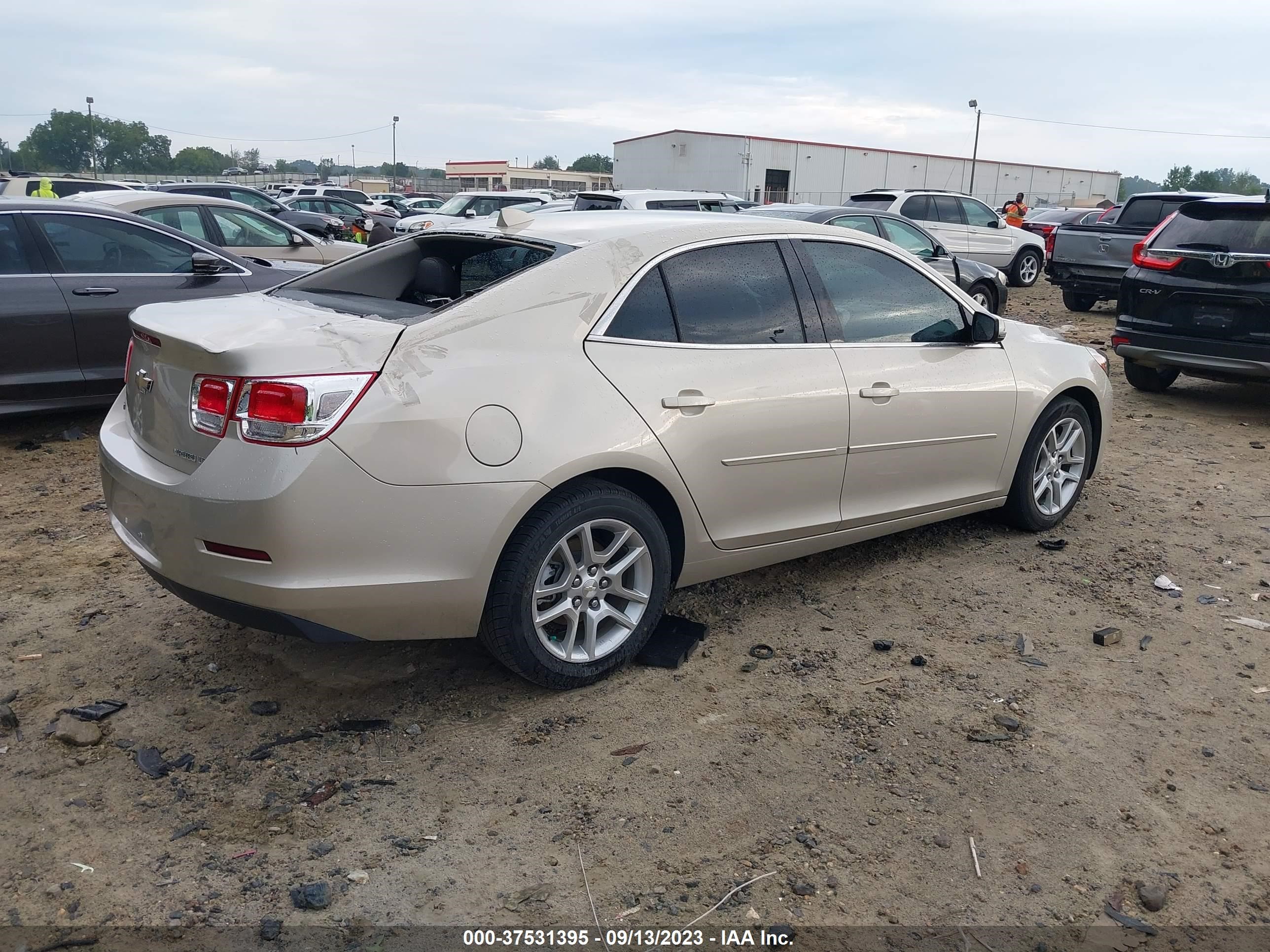 Photo 3 VIN: 1G11C5SL8EF245321 - CHEVROLET MALIBU 