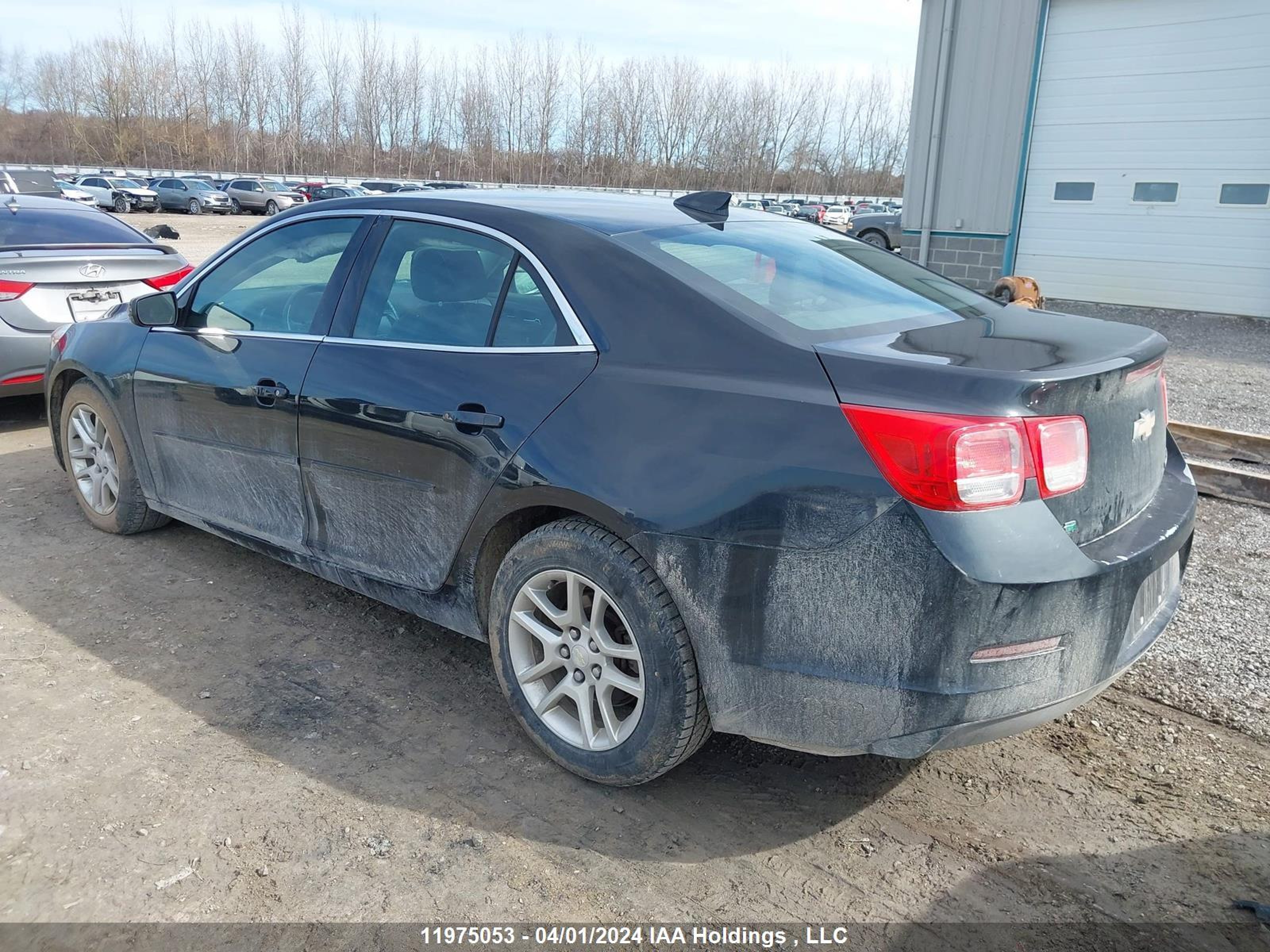 Photo 2 VIN: 1G11C5SL8FF302196 - CHEVROLET MALIBU 