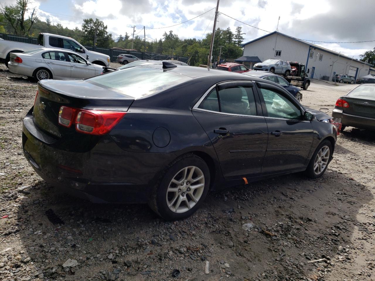 Photo 2 VIN: 1G11C5SL8FF306331 - CHEVROLET MALIBU 