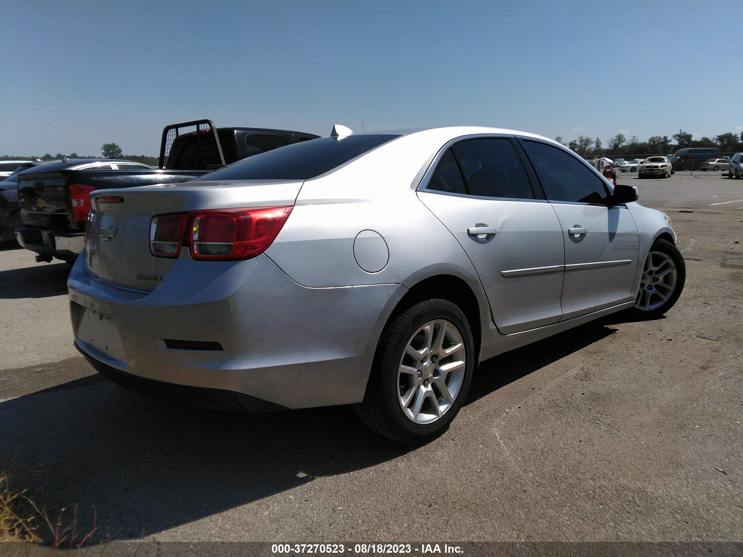 Photo 3 VIN: 1G11C5SL9EF179233 - CHEVROLET MALIBU 