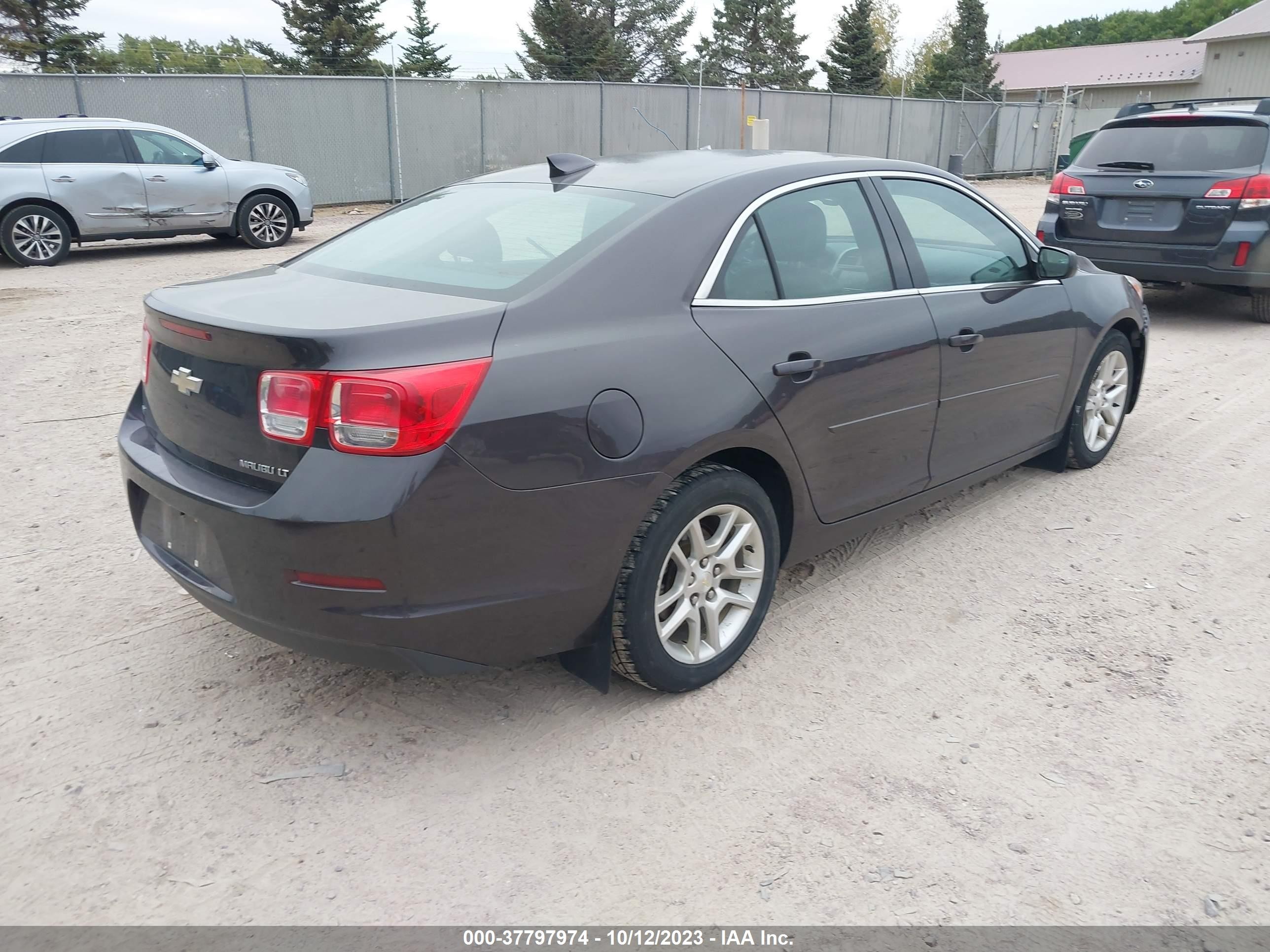 Photo 3 VIN: 1G11C5SL9FF130132 - CHEVROLET MALIBU 