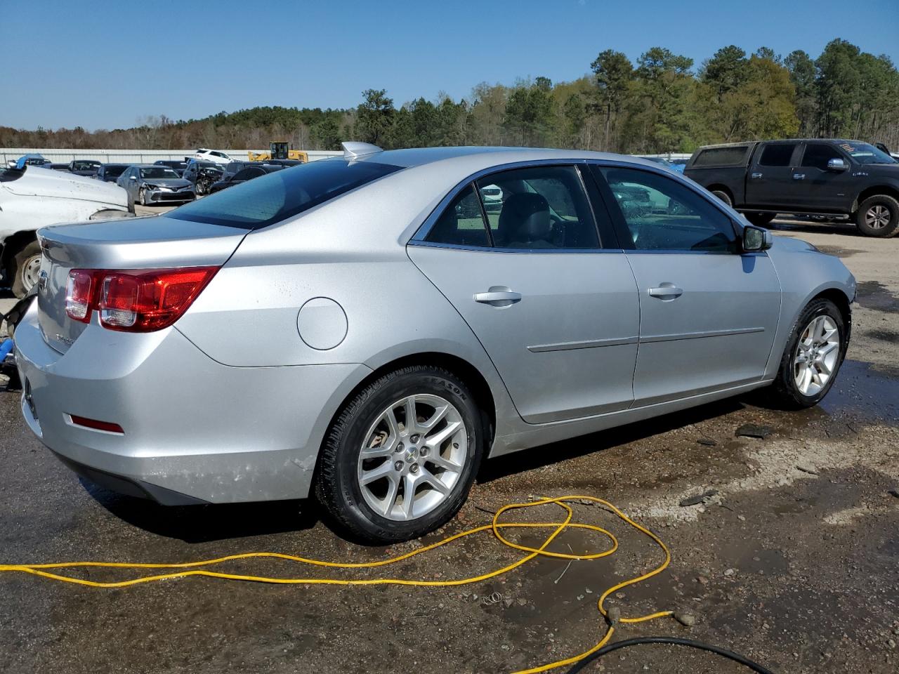 Photo 2 VIN: 1G11C5SL9FF240601 - CHEVROLET MALIBU 