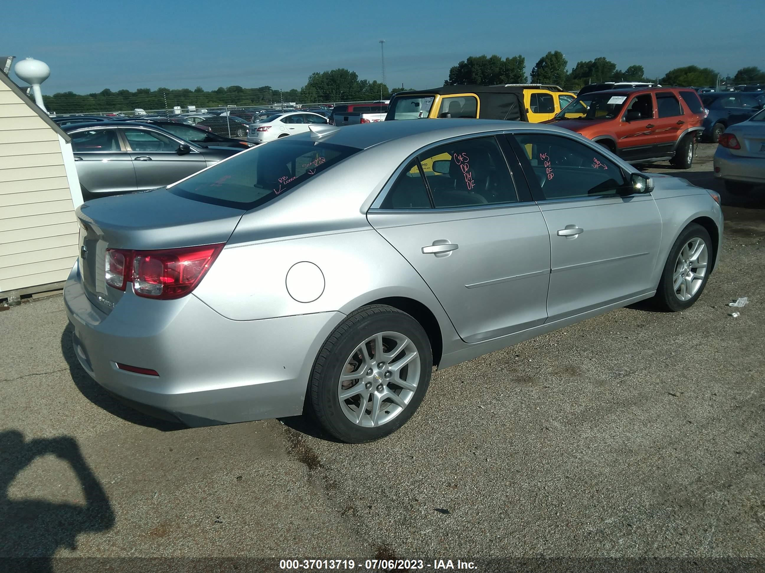 Photo 3 VIN: 1G11C5SL9FF290270 - CHEVROLET MALIBU 