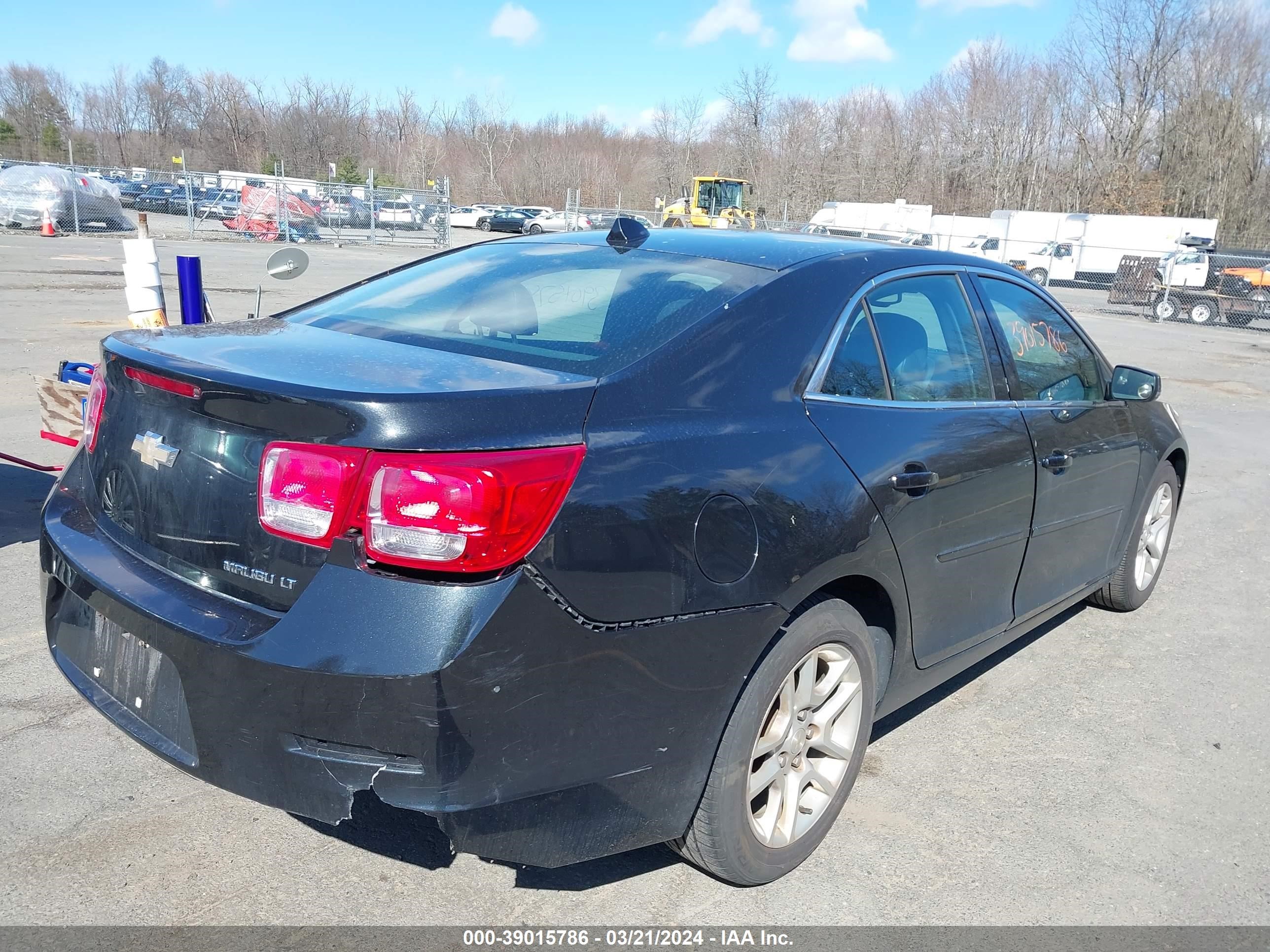 Photo 3 VIN: 1G11C5SLXEF141154 - CHEVROLET MALIBU 