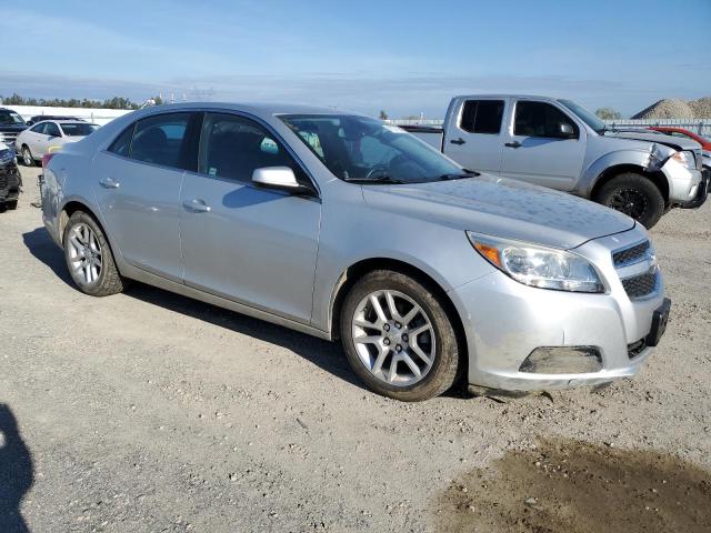 Photo 3 VIN: 1G11D5RR0DF110680 - CHEVROLET MALIBU 