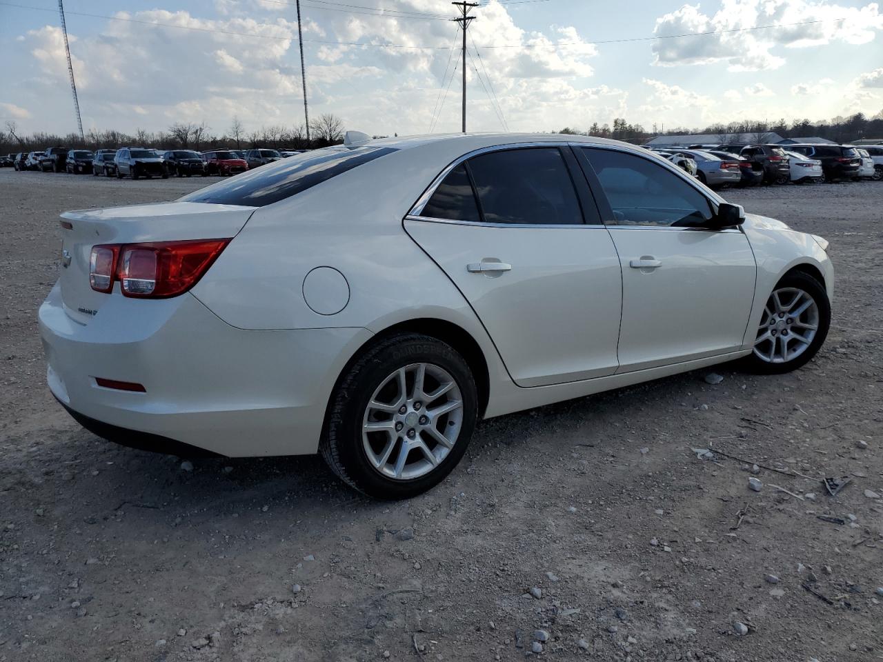 Photo 2 VIN: 1G11D5RR0DF117144 - CHEVROLET MALIBU 