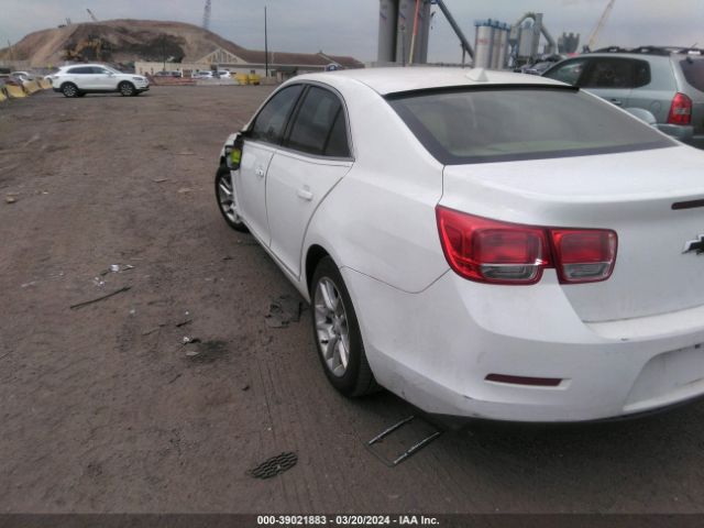 Photo 2 VIN: 1G11D5RRXDF104269 - CHEVROLET MALIBU 