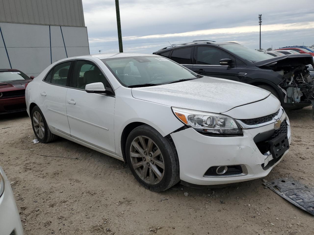 Photo 3 VIN: 1G11D5SL0FF305526 - CHEVROLET MALIBU 