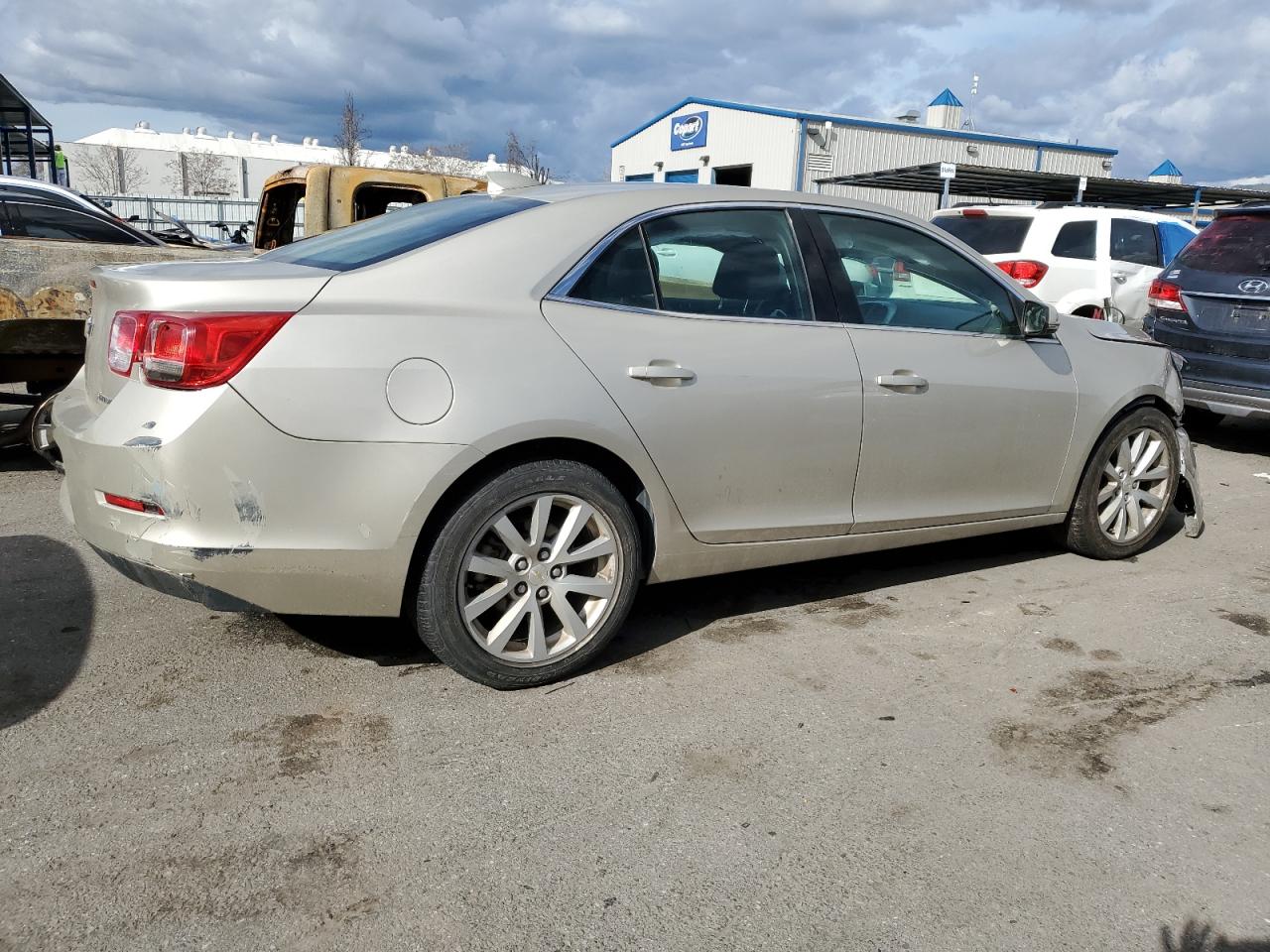 Photo 2 VIN: 1G11D5SL2FF252120 - CHEVROLET MALIBU 