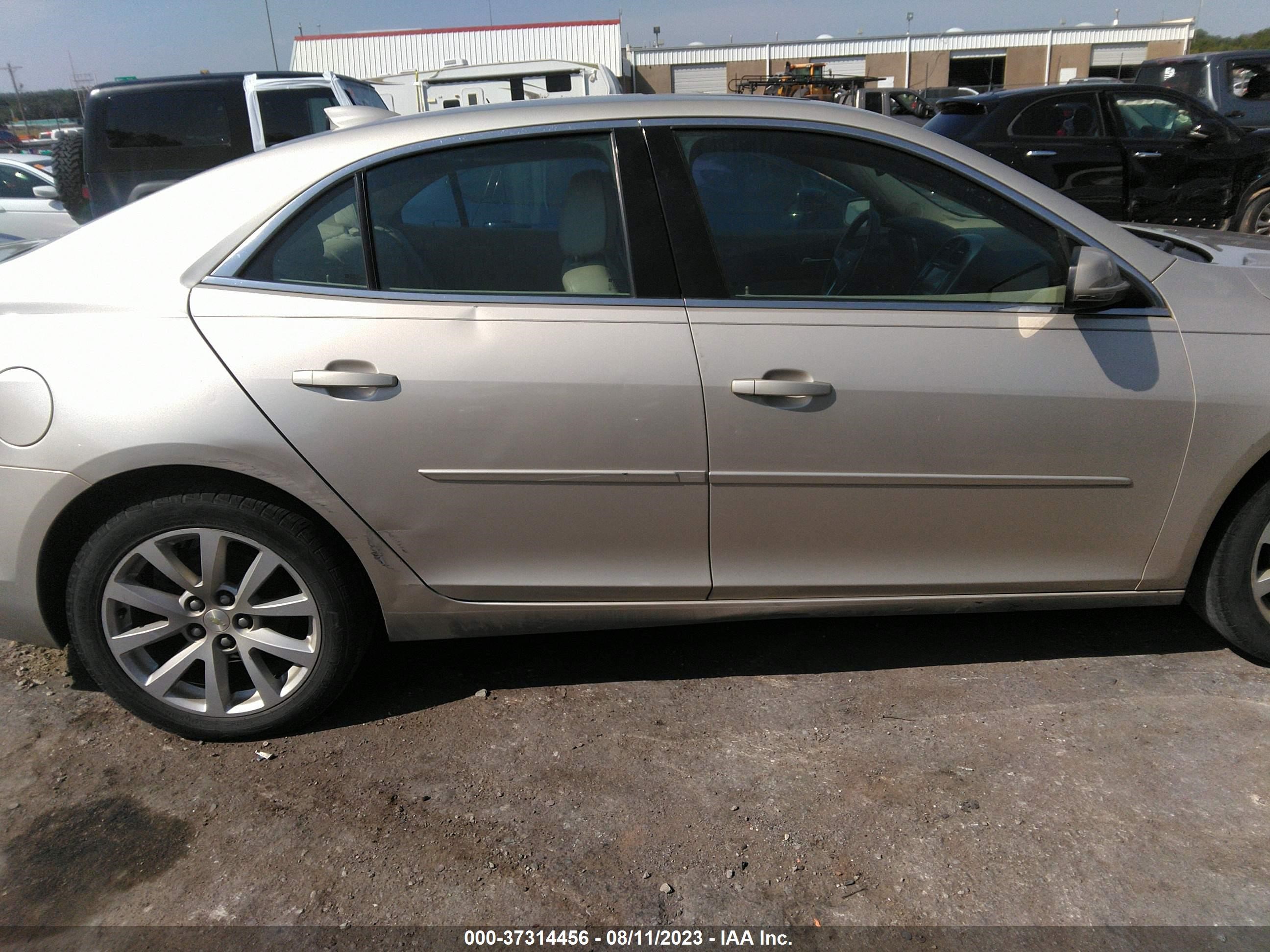 Photo 13 VIN: 1G11D5SL3FF107460 - CHEVROLET MALIBU 