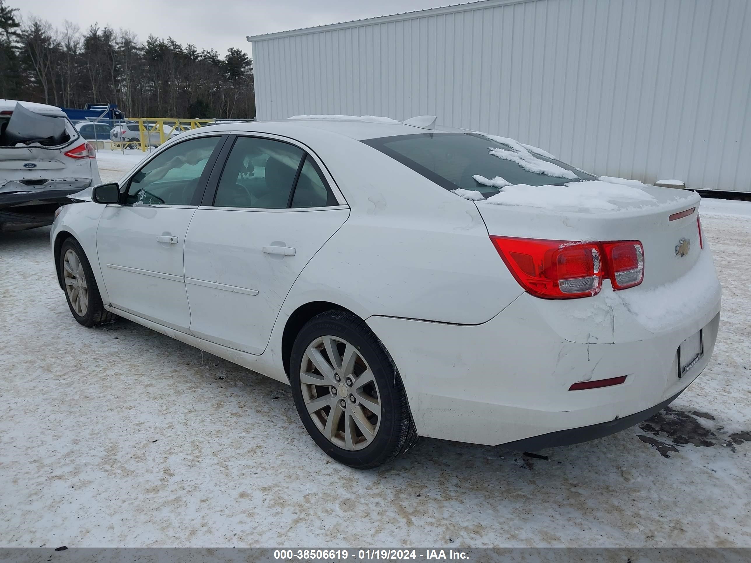 Photo 2 VIN: 1G11D5SL5FF326243 - CHEVROLET MALIBU 