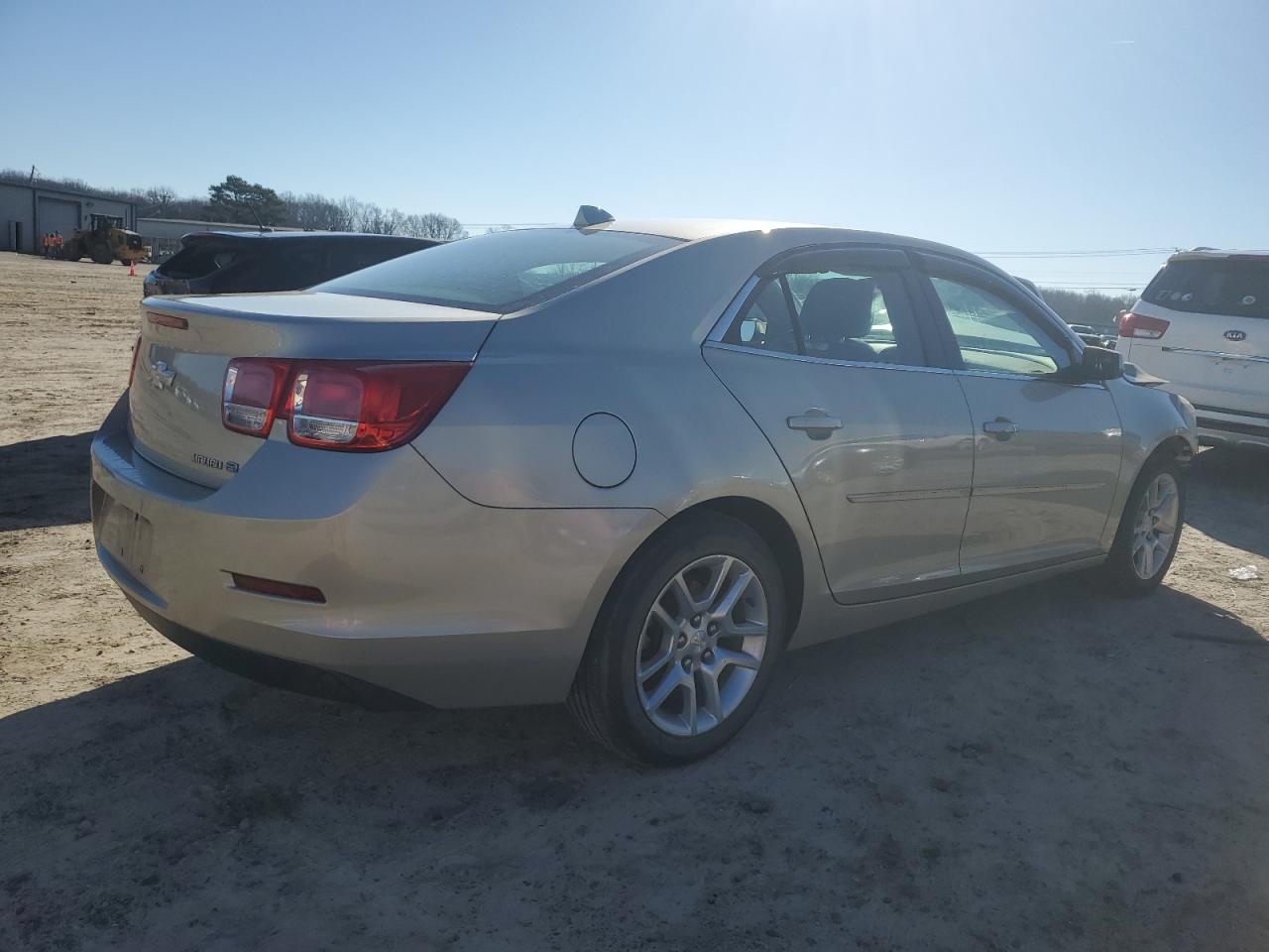 Photo 2 VIN: 1G11D5SR4DF159925 - CHEVROLET MALIBU 