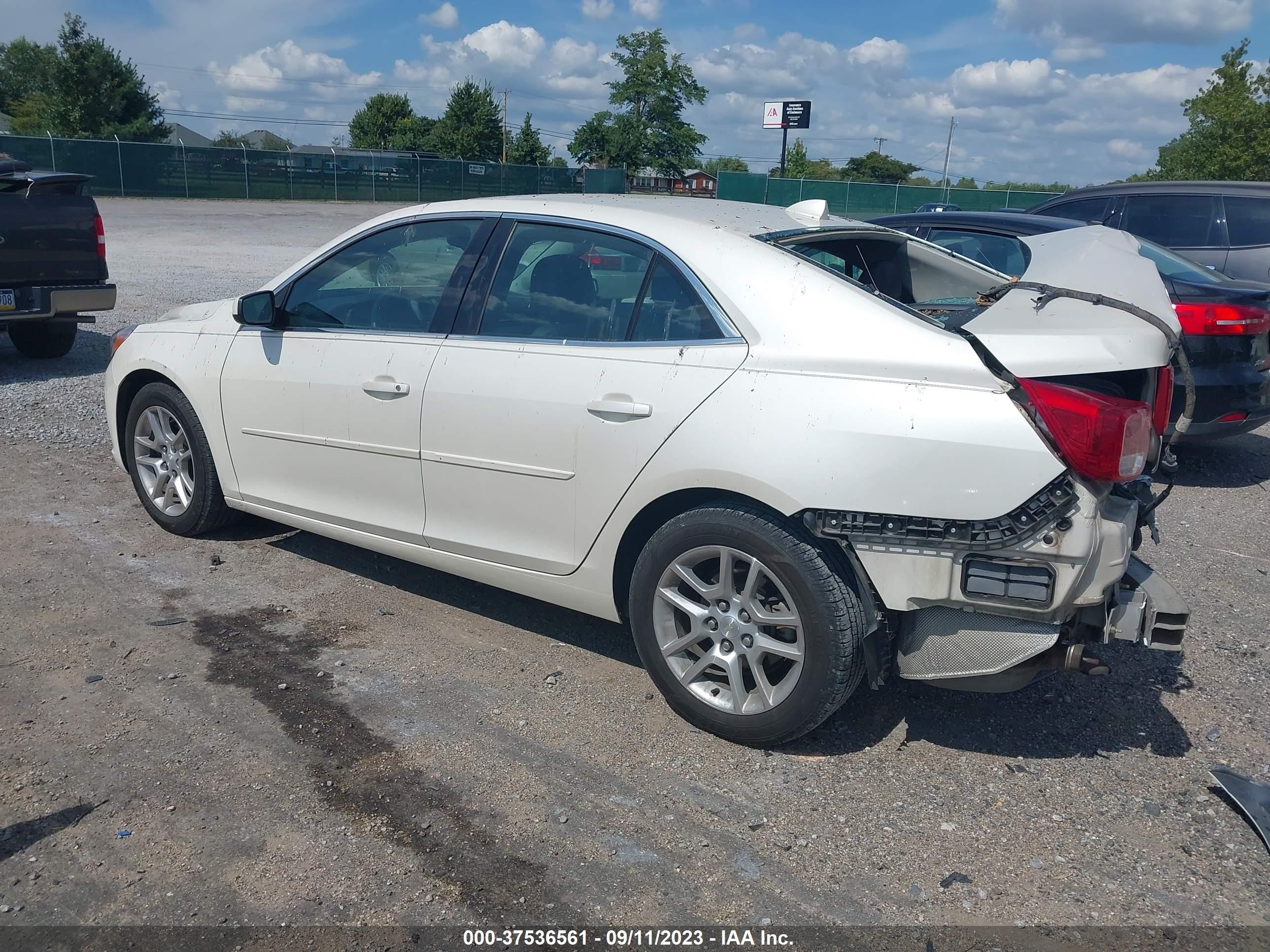 Photo 2 VIN: 1G11D5SR8DF184231 - CHEVROLET MALIBU 