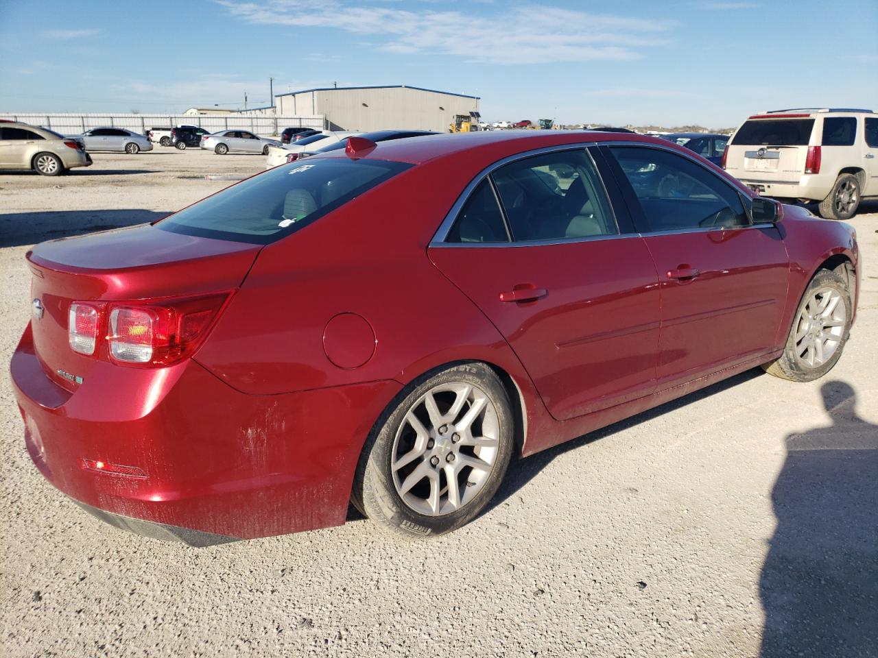 Photo 2 VIN: 1G11D5SR8DF353129 - CHEVROLET MALIBU 