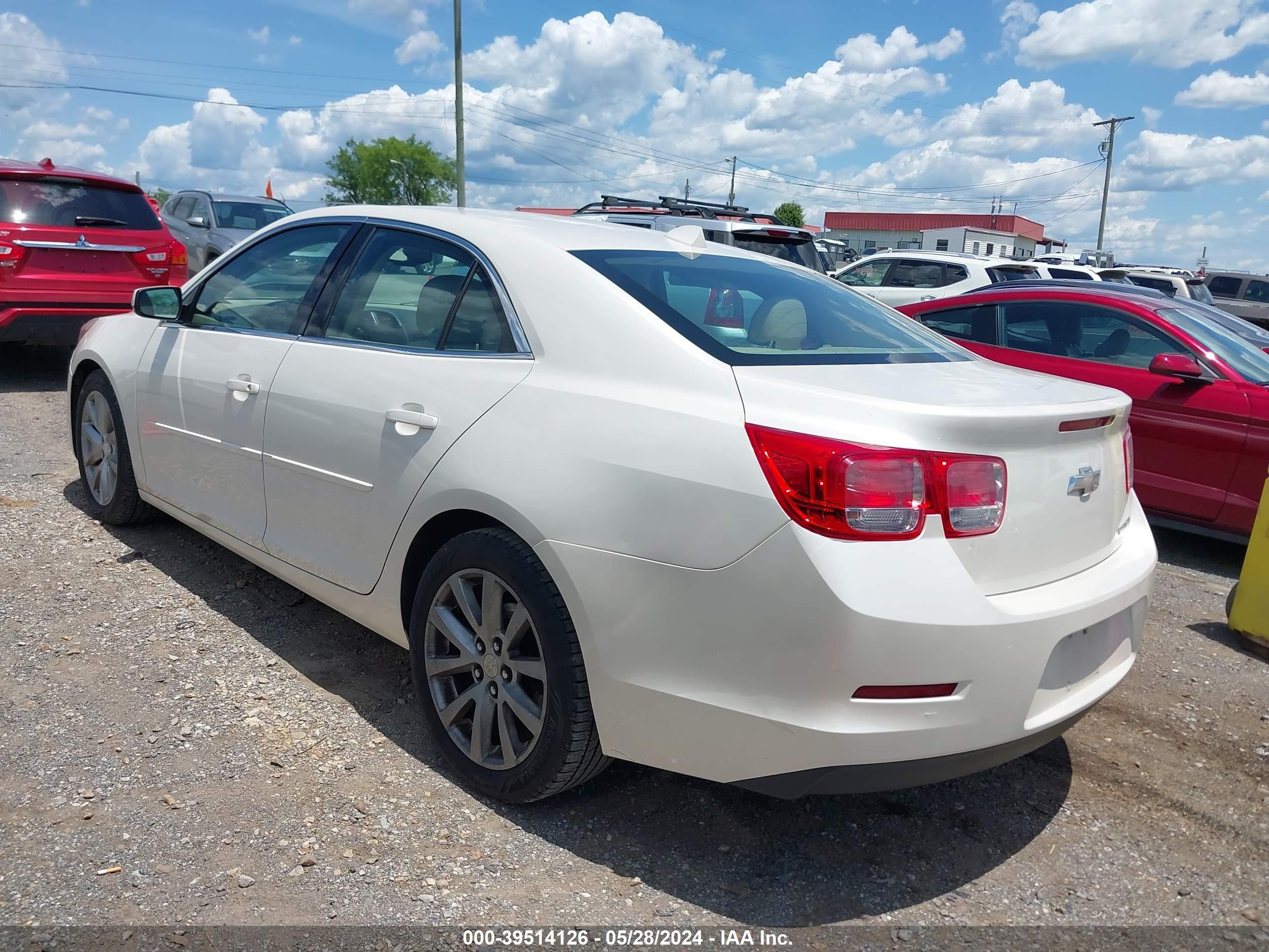 Photo 2 VIN: 1G11E5SA1DF178925 - CHEVROLET MALIBU 