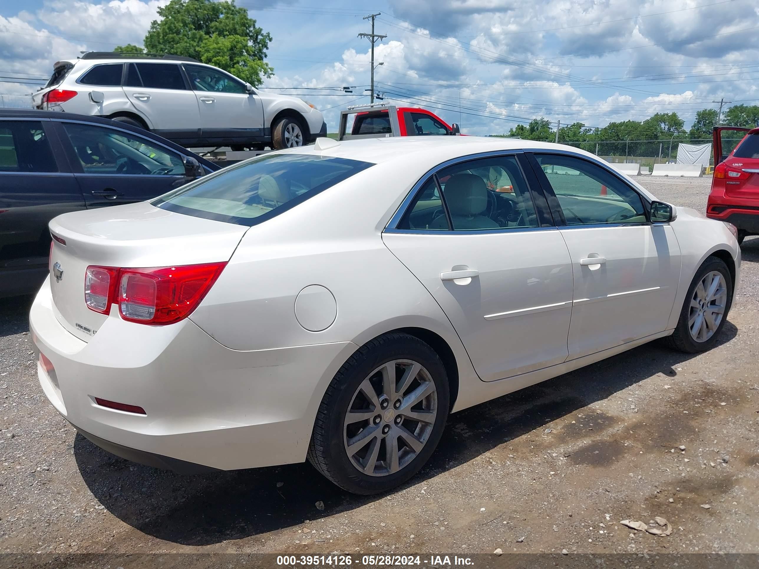 Photo 3 VIN: 1G11E5SA1DF178925 - CHEVROLET MALIBU 