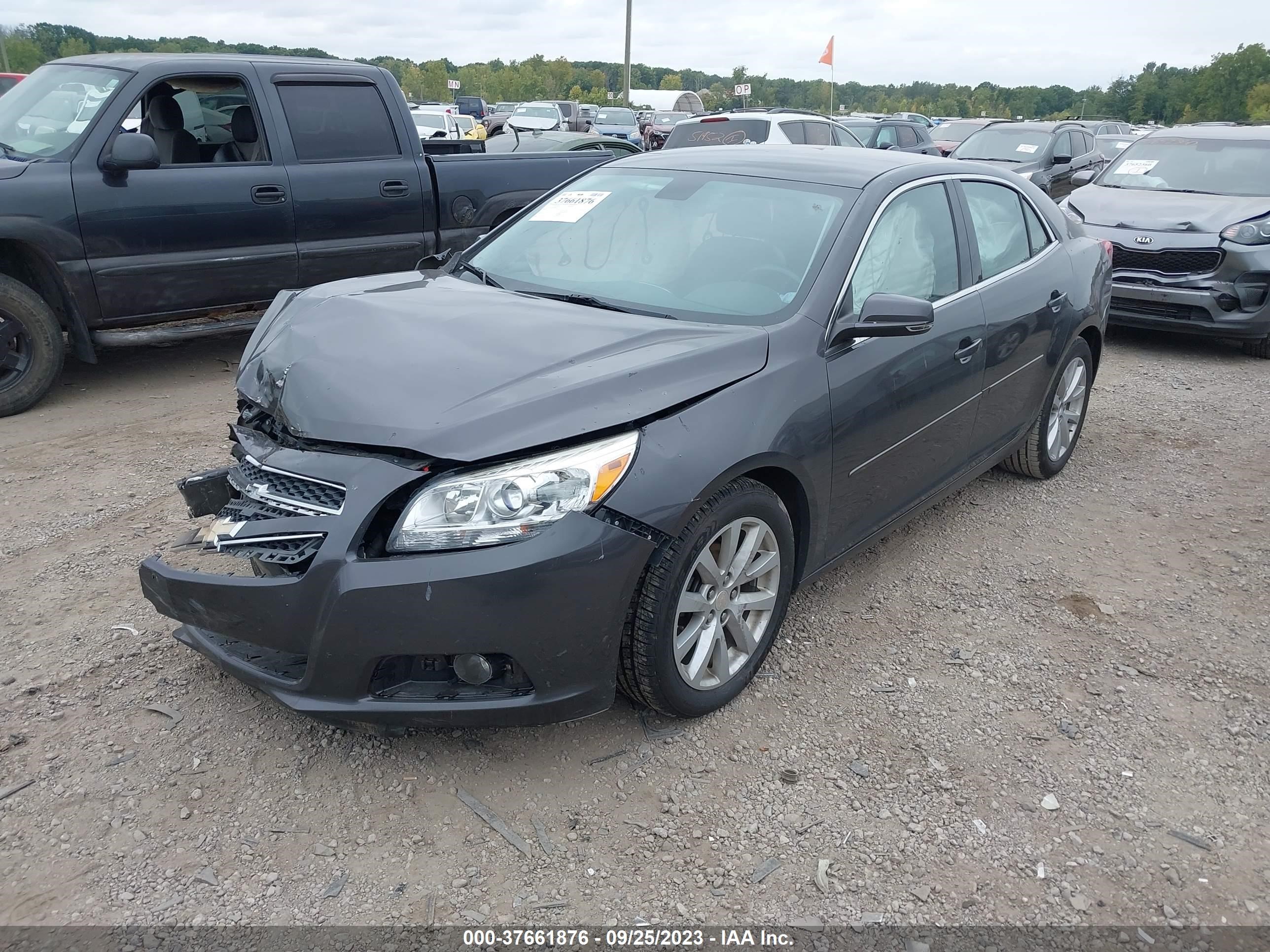 Photo 1 VIN: 1G11E5SA1DF194977 - CHEVROLET MALIBU 