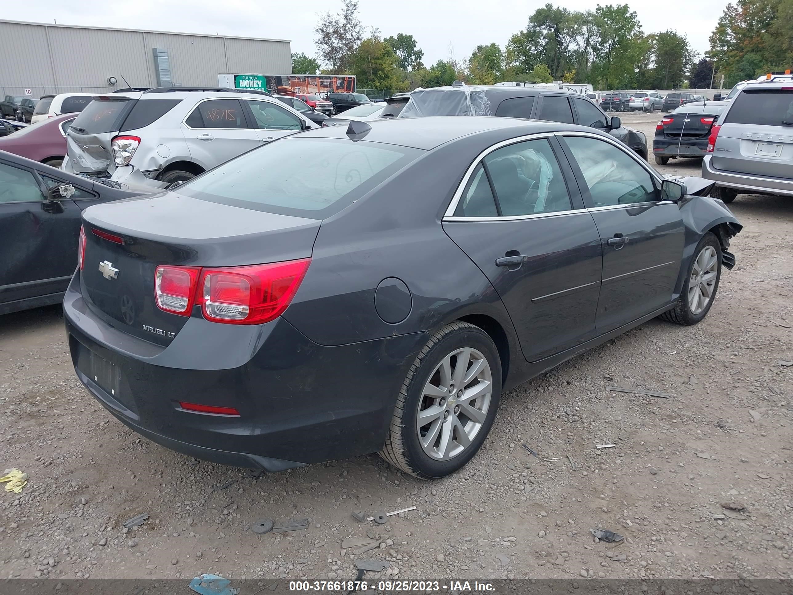 Photo 3 VIN: 1G11E5SA1DF194977 - CHEVROLET MALIBU 