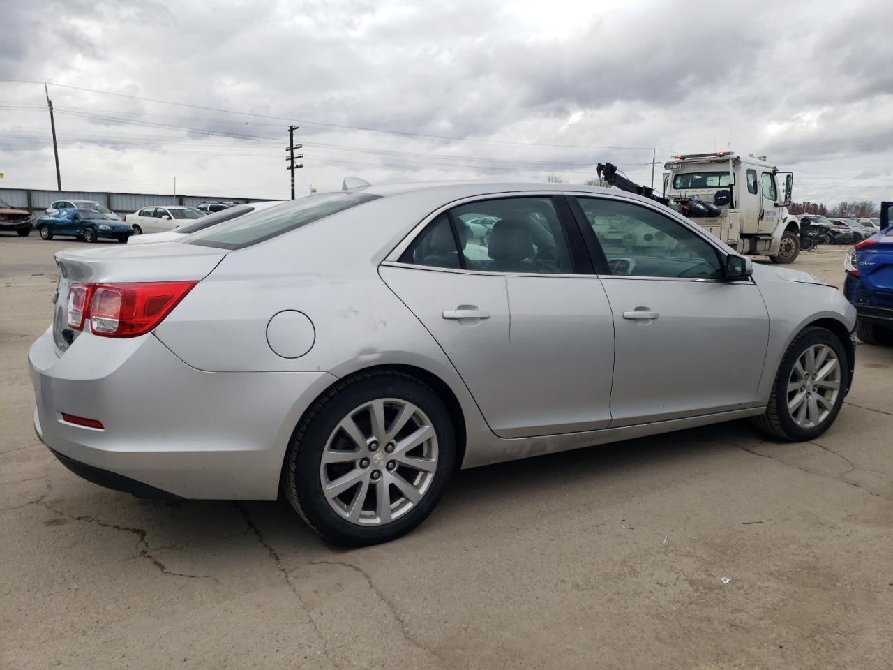 Photo 2 VIN: 1G11E5SA2DF241157 - CHEVROLET MALIBU 