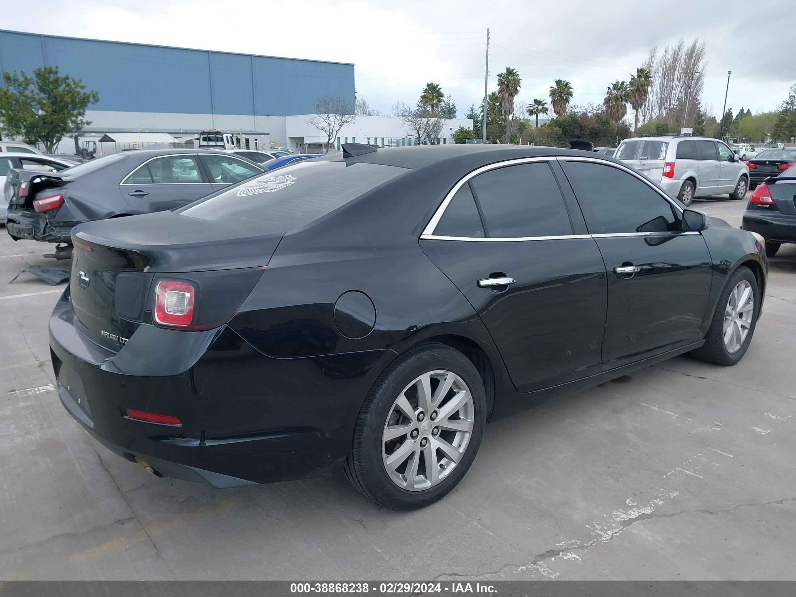 Photo 3 VIN: 1G11E5SA2GU105286 - CHEVROLET MALIBU 