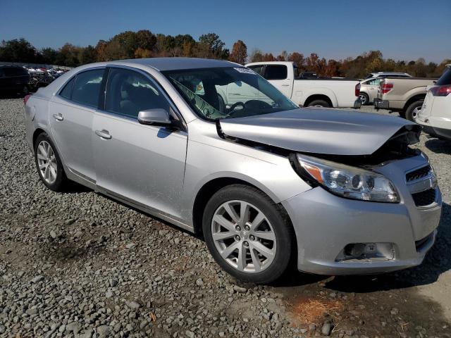 Photo 3 VIN: 1G11E5SA5DF328051 - CHEVROLET MALIBU 