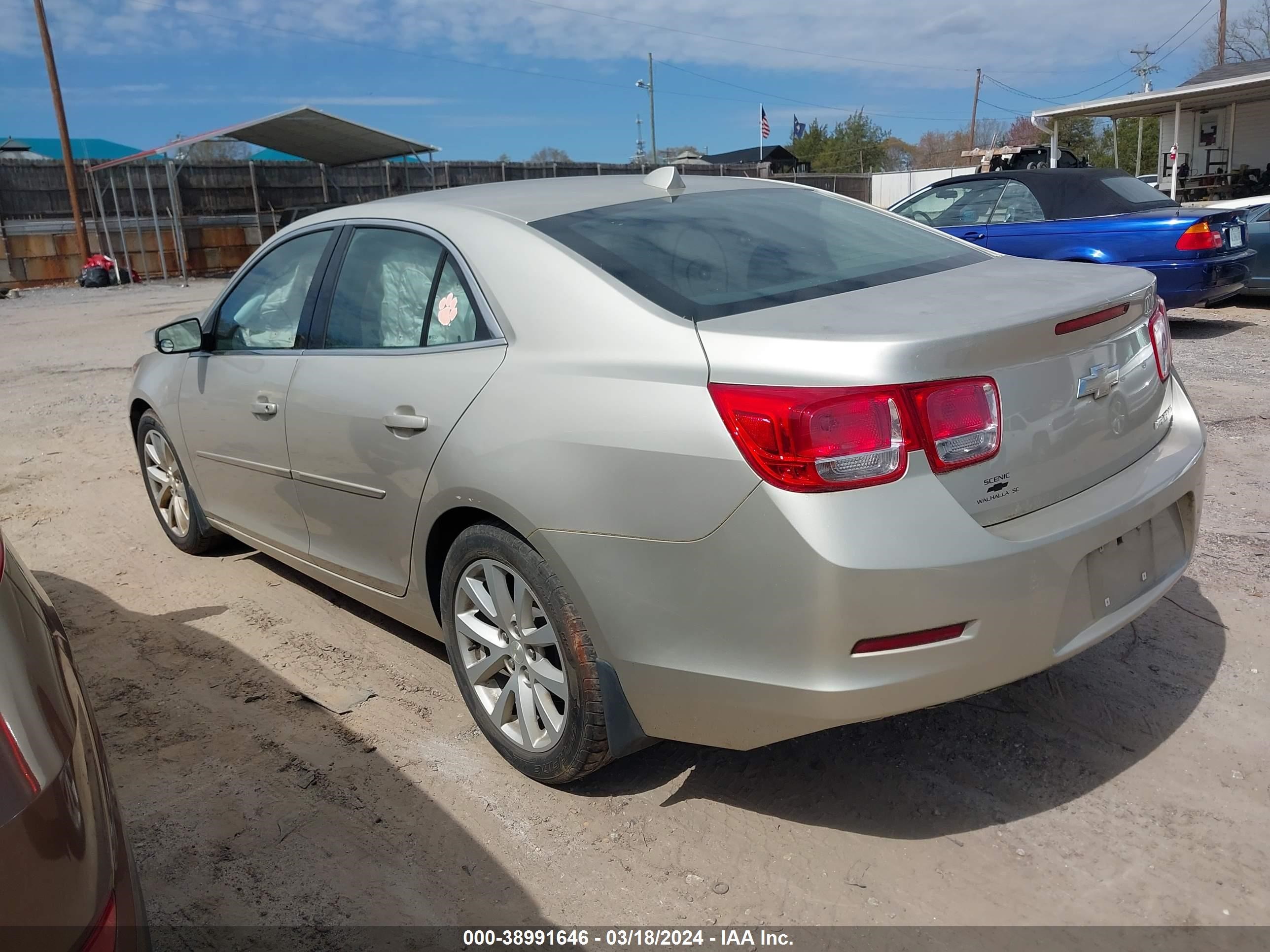 Photo 2 VIN: 1G11E5SA6DF190052 - CHEVROLET MALIBU 