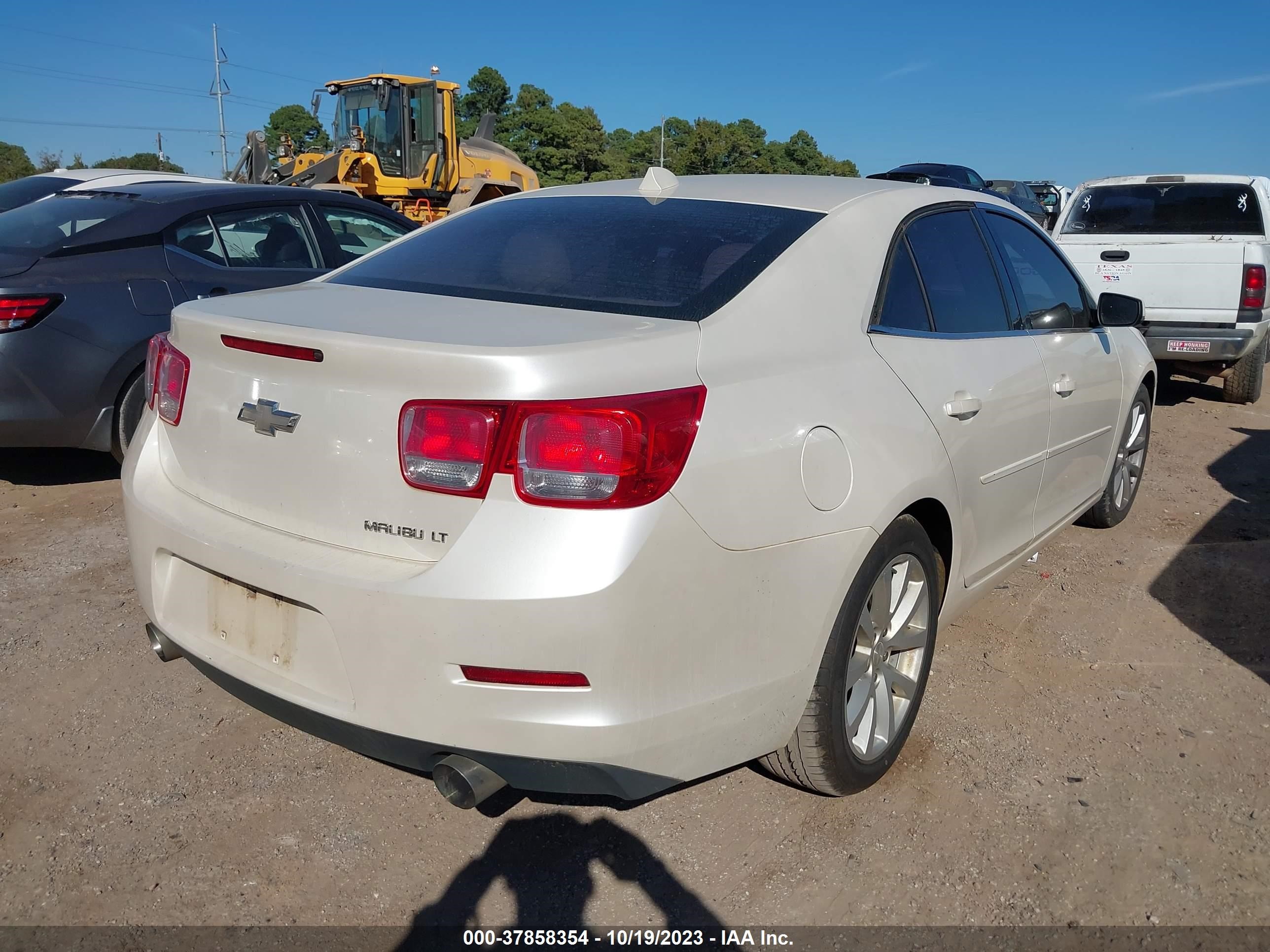 Photo 3 VIN: 1G11E5SA8DF185838 - CHEVROLET MALIBU 