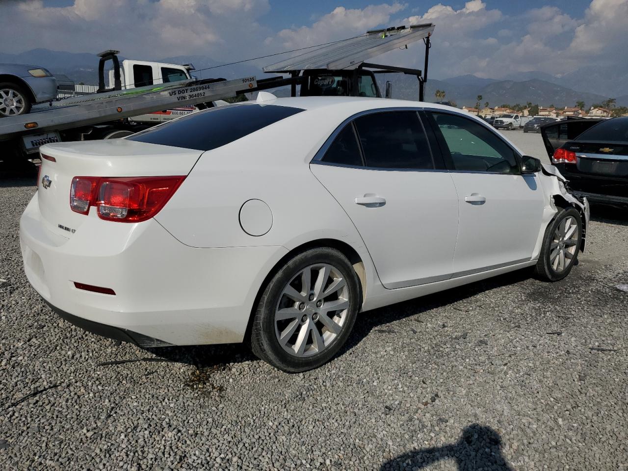 Photo 2 VIN: 1G11E5SA8DF272980 - CHEVROLET MALIBU 