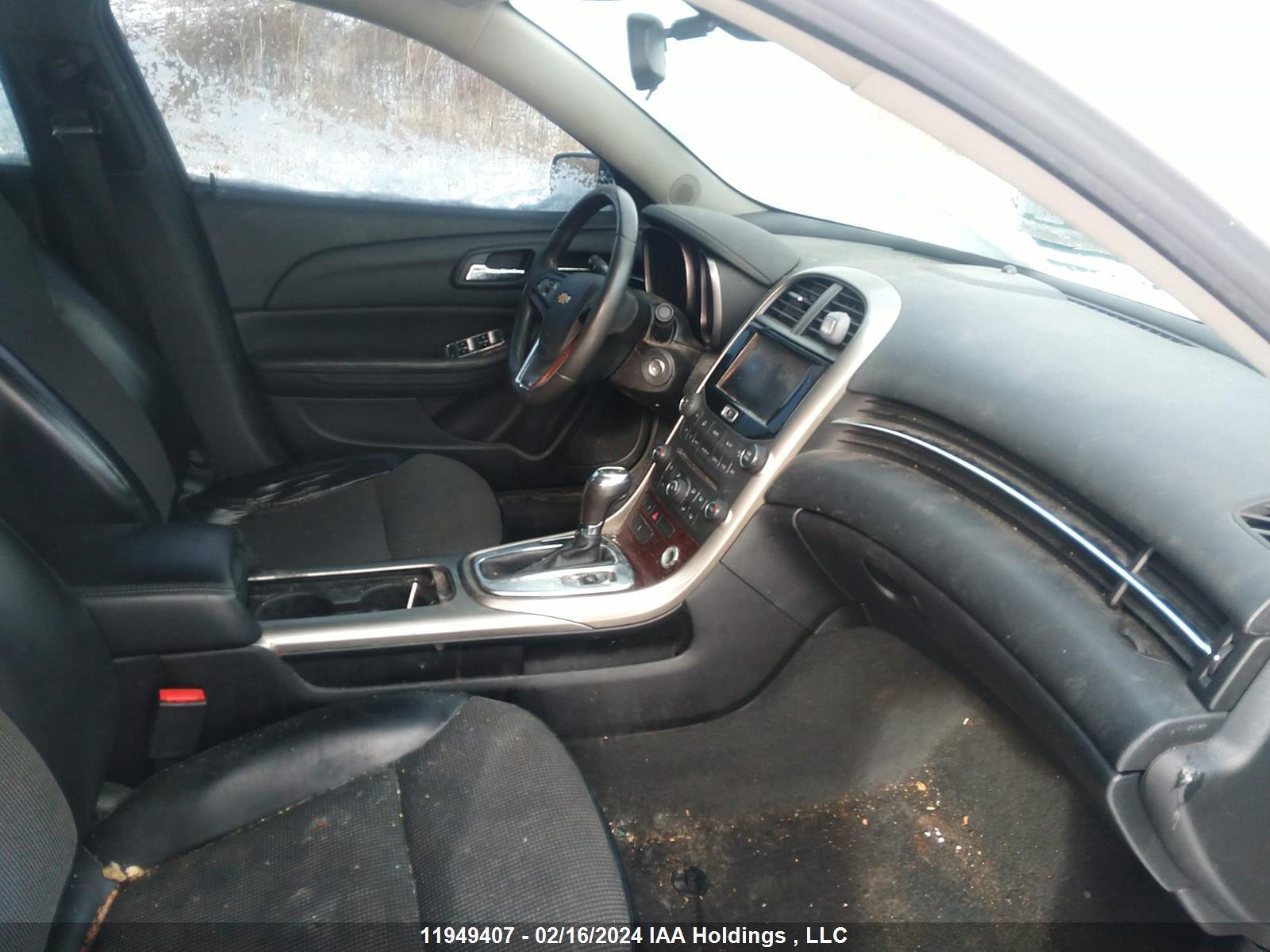 Photo 4 VIN: 1G11E5SAXDF268901 - CHEVROLET MALIBU 