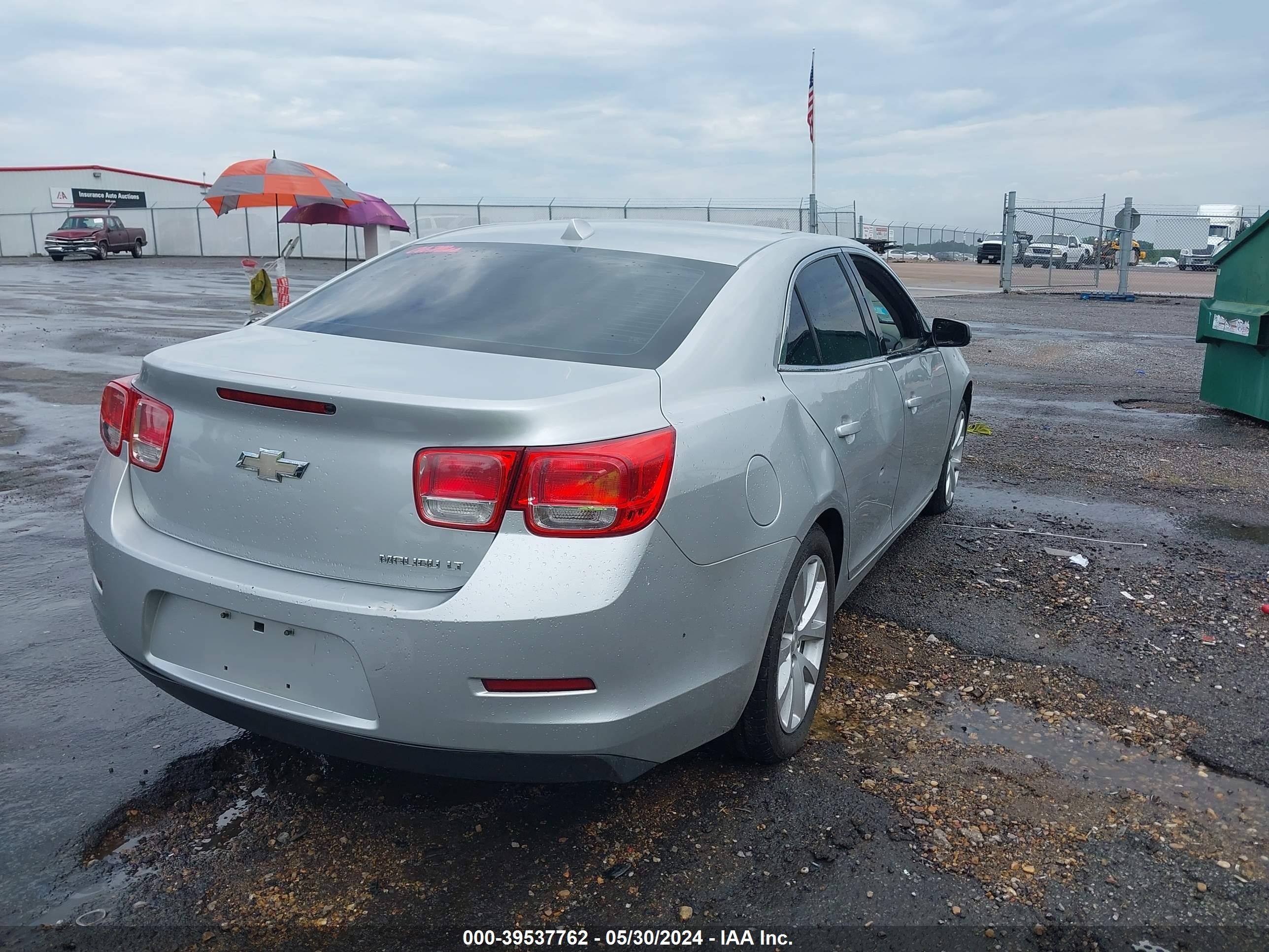 Photo 3 VIN: 1G11E5SL1EF138542 - CHEVROLET MALIBU 