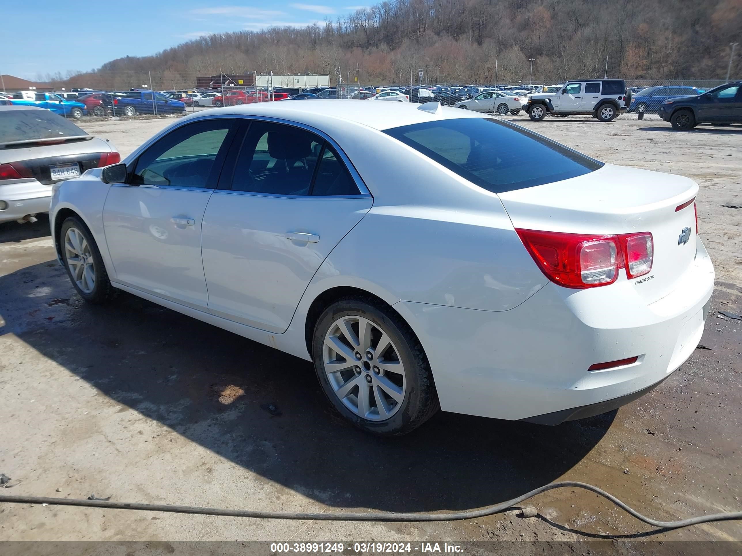 Photo 2 VIN: 1G11E5SL5EU130777 - CHEVROLET MALIBU 