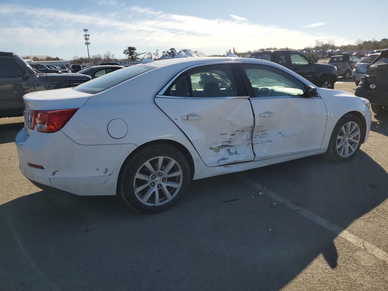 Photo 2 VIN: 1G11E5SL7EF223952 - CHEVROLET MALIBU 