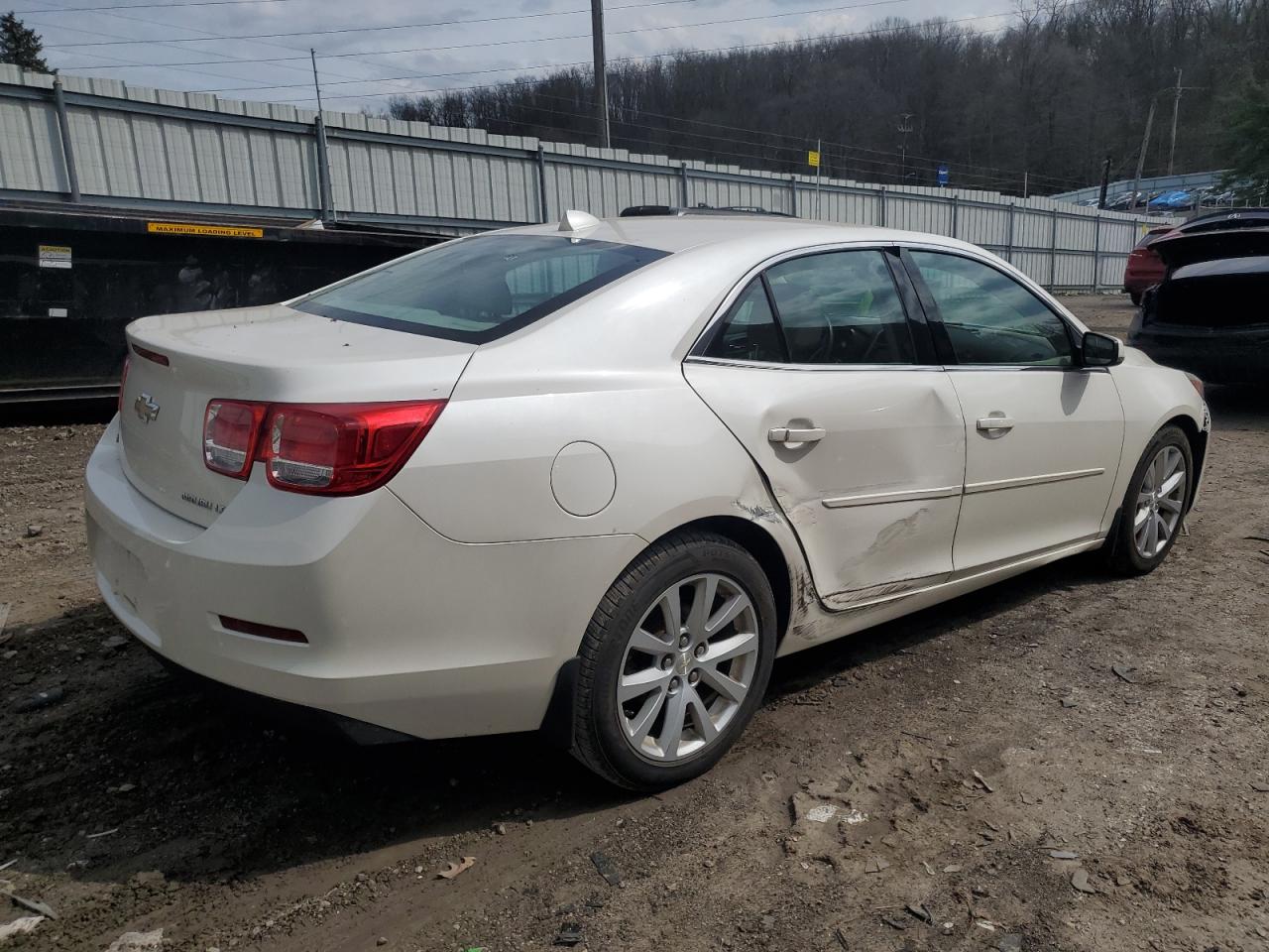 Photo 2 VIN: 1G11E5SL8EF242137 - CHEVROLET MALIBU 