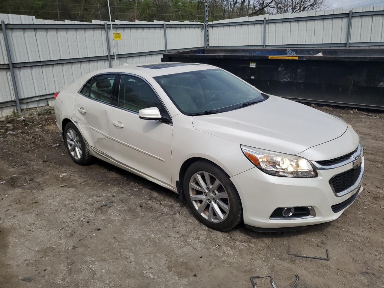 Photo 3 VIN: 1G11E5SL8EF242137 - CHEVROLET MALIBU 