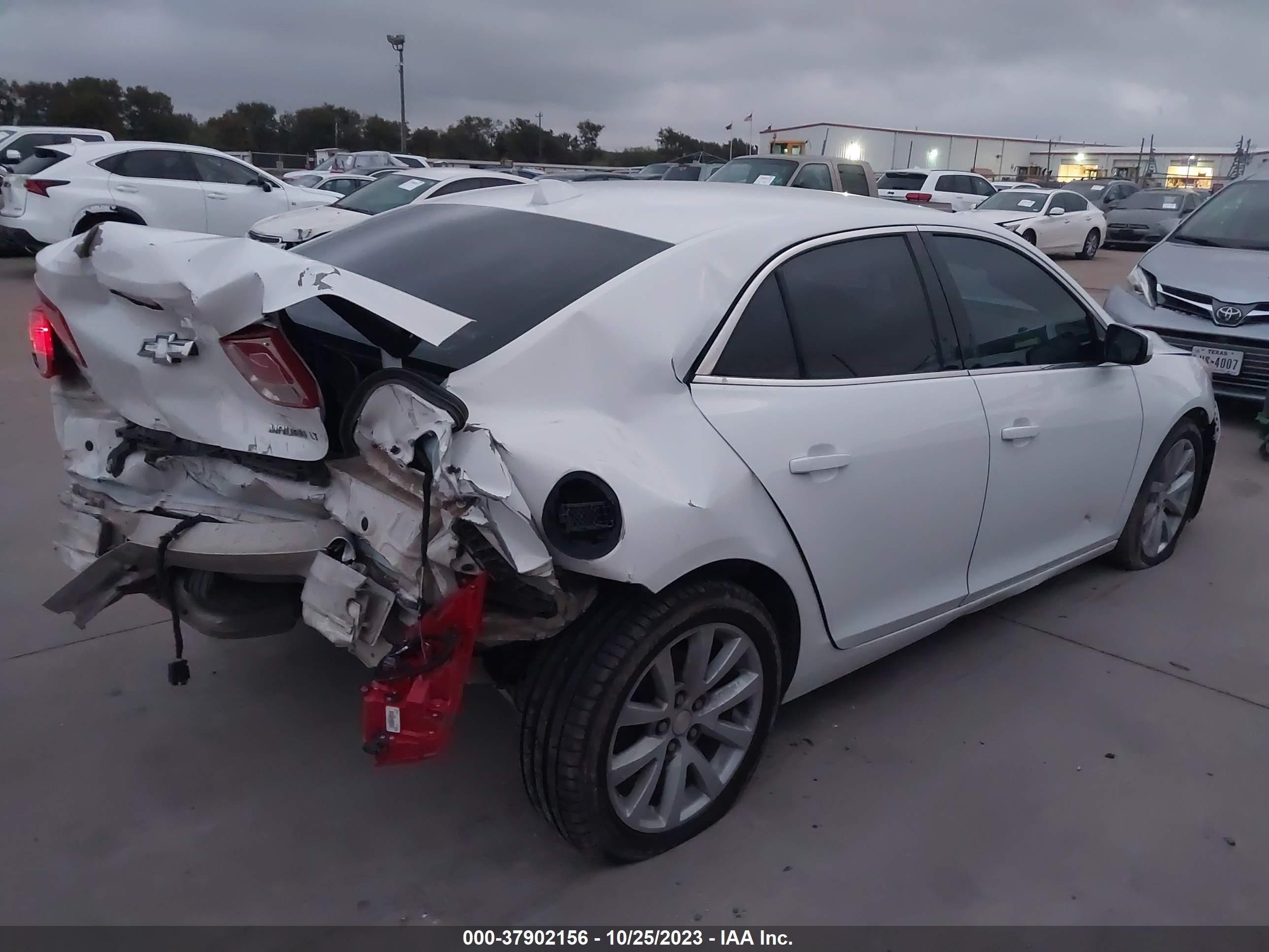 Photo 3 VIN: 1G11E5SL9EF142967 - CHEVROLET MALIBU 