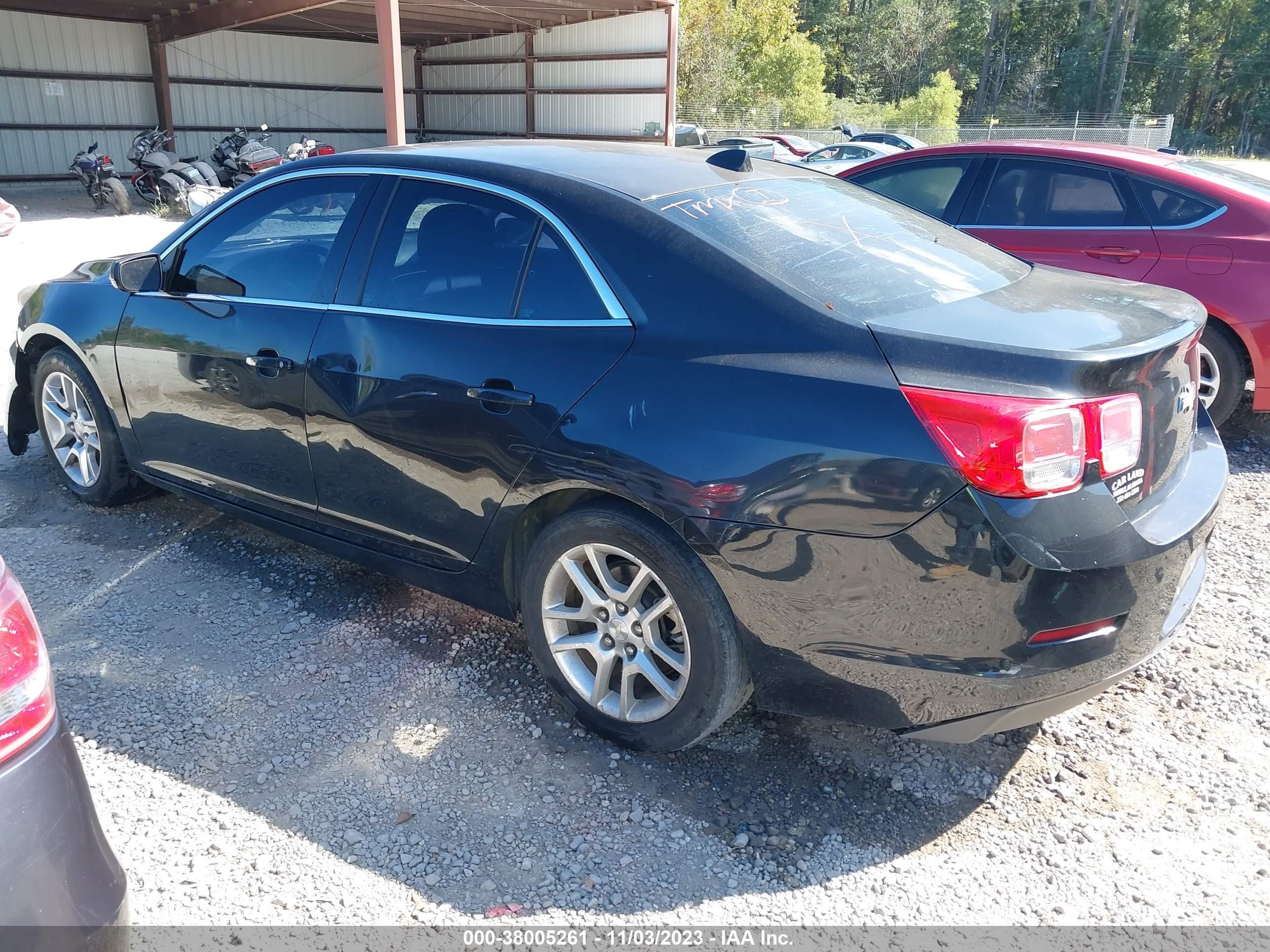 Photo 2 VIN: 1G11F5RR4DF112068 - CHEVROLET MALIBU 