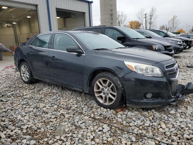 Photo 3 VIN: 1G11F5RR6DF113979 - CHEVROLET MALIBU 