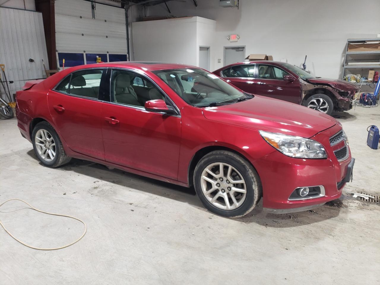 Photo 3 VIN: 1G11F5RR7DF122982 - CHEVROLET MALIBU 