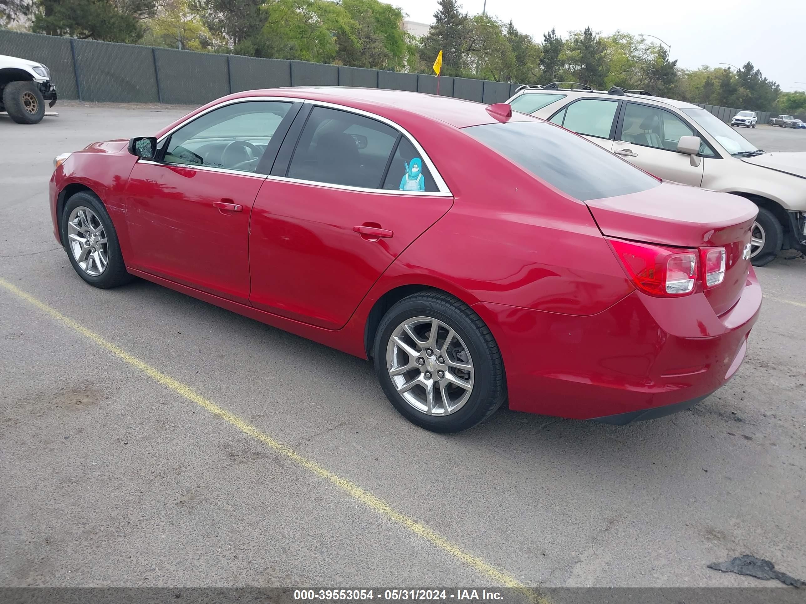 Photo 2 VIN: 1G11F5RR8DF114289 - CHEVROLET MALIBU 