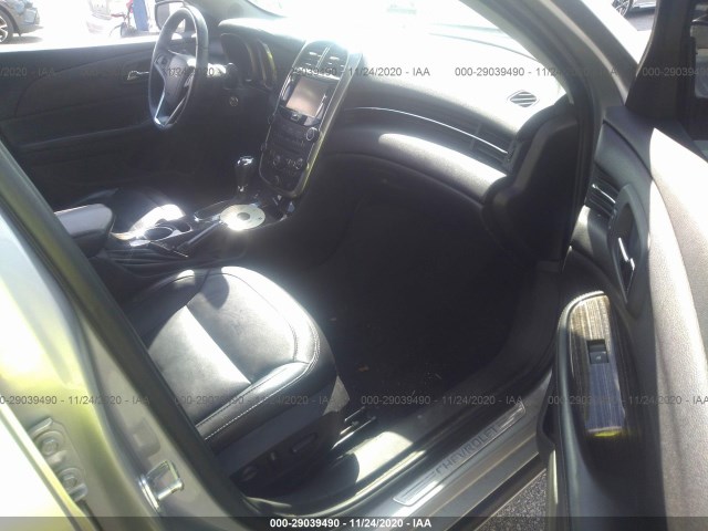 Photo 4 VIN: 1G11F5SL0FF330050 - CHEVROLET MALIBU 