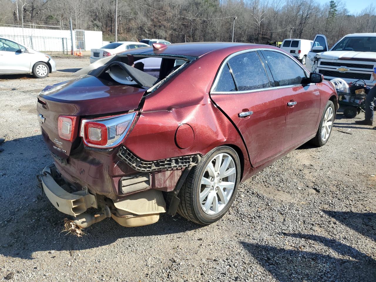 Photo 2 VIN: 1G11F5SL1FF206501 - CHEVROLET MALIBU 