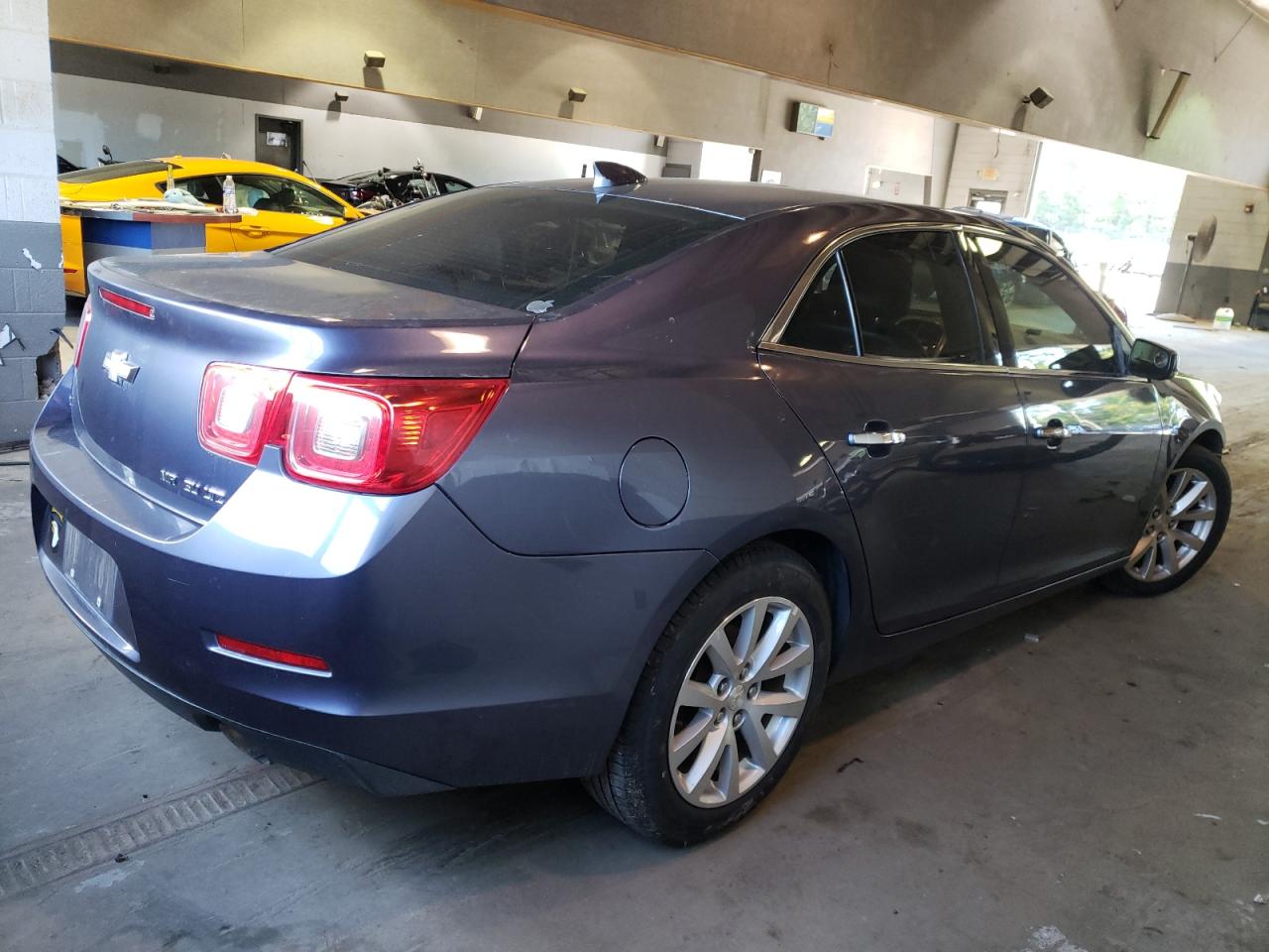 Photo 2 VIN: 1G11F5SL2FF226546 - CHEVROLET MALIBU 