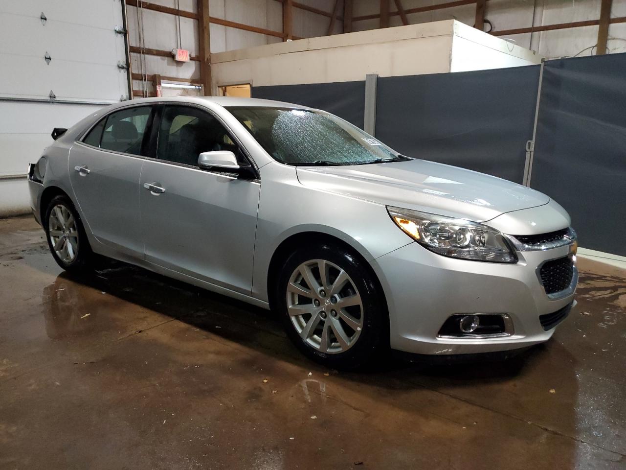 Photo 3 VIN: 1G11F5SL2FF325190 - CHEVROLET MALIBU 