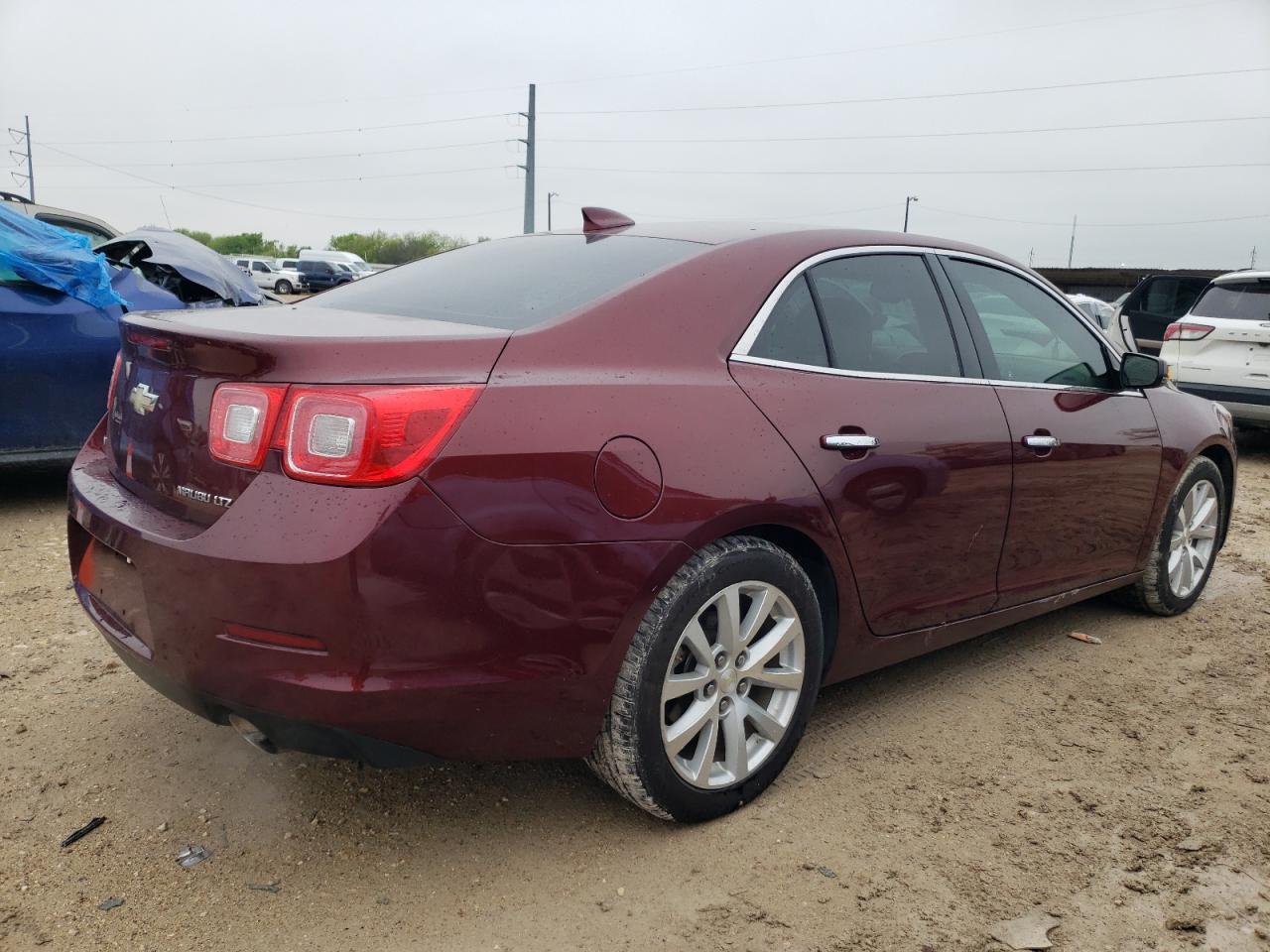 Photo 2 VIN: 1G11F5SL4FF346963 - CHEVROLET MALIBU 