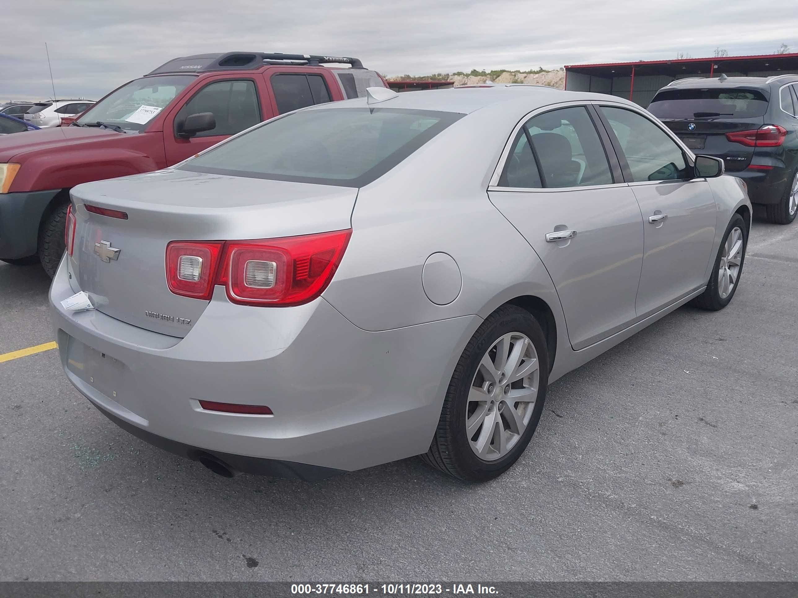 Photo 3 VIN: 1G11F5SL6FF240143 - CHEVROLET MALIBU 