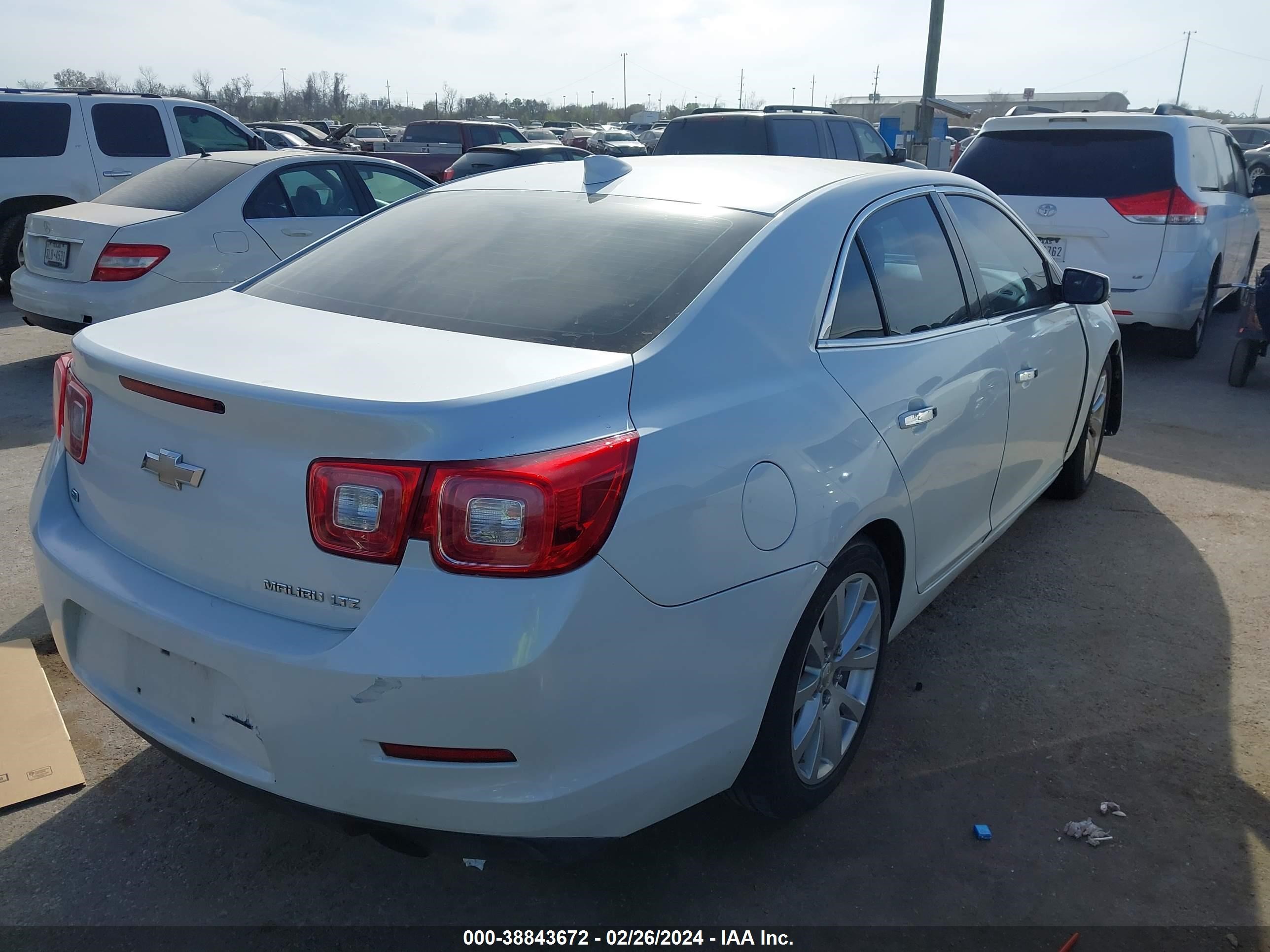 Photo 3 VIN: 1G11F5SL7FU126521 - CHEVROLET MALIBU 