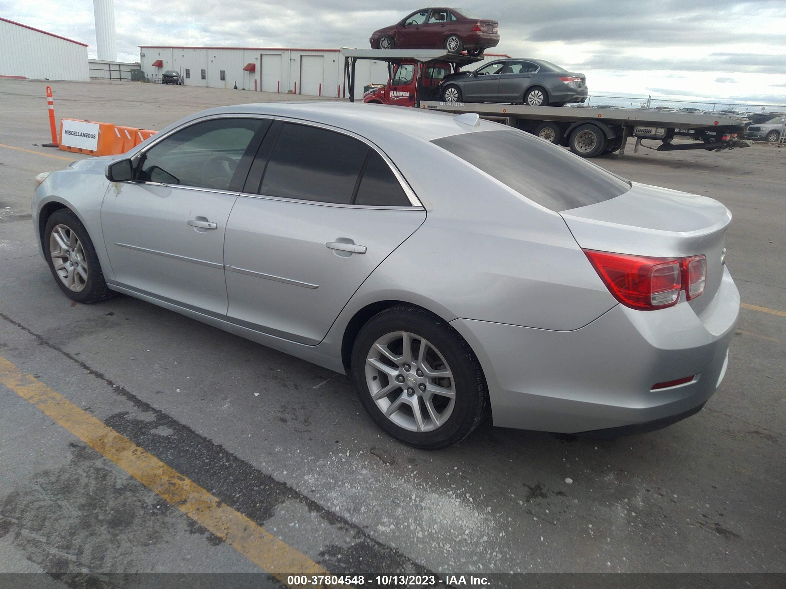 Photo 2 VIN: 1G11F5SR0DF168695 - CHEVROLET MALIBU 