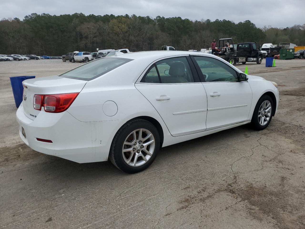 Photo 2 VIN: 1G11F5SR5DF339442 - CHEVROLET MALIBU 