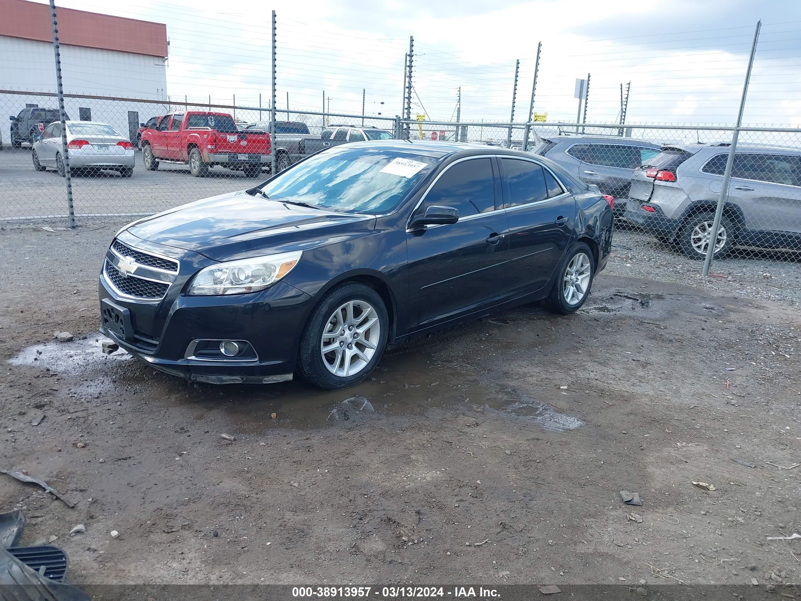 Photo 1 VIN: 1G11F5SRXDF167585 - CHEVROLET MALIBU 