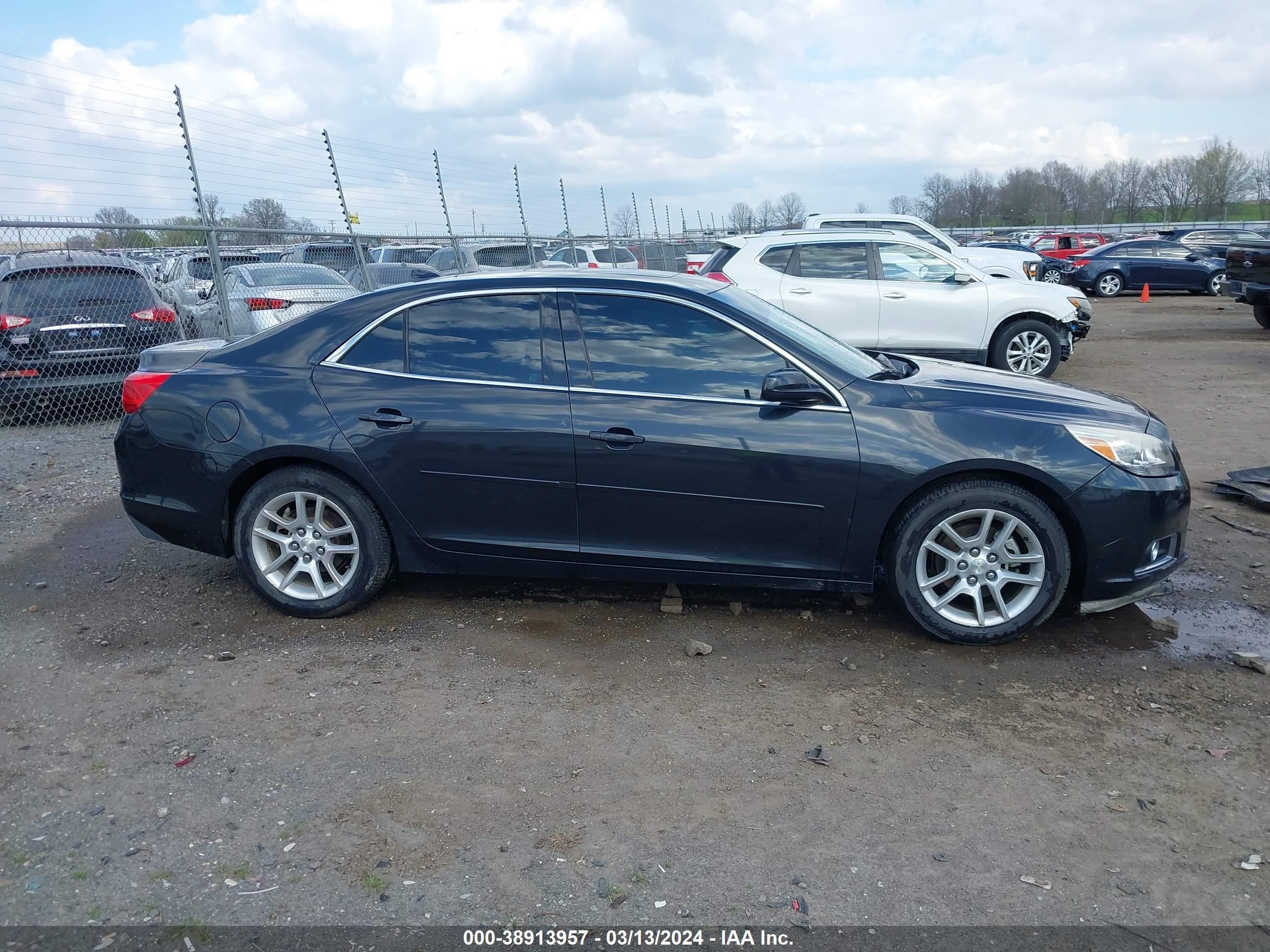 Photo 12 VIN: 1G11F5SRXDF167585 - CHEVROLET MALIBU 